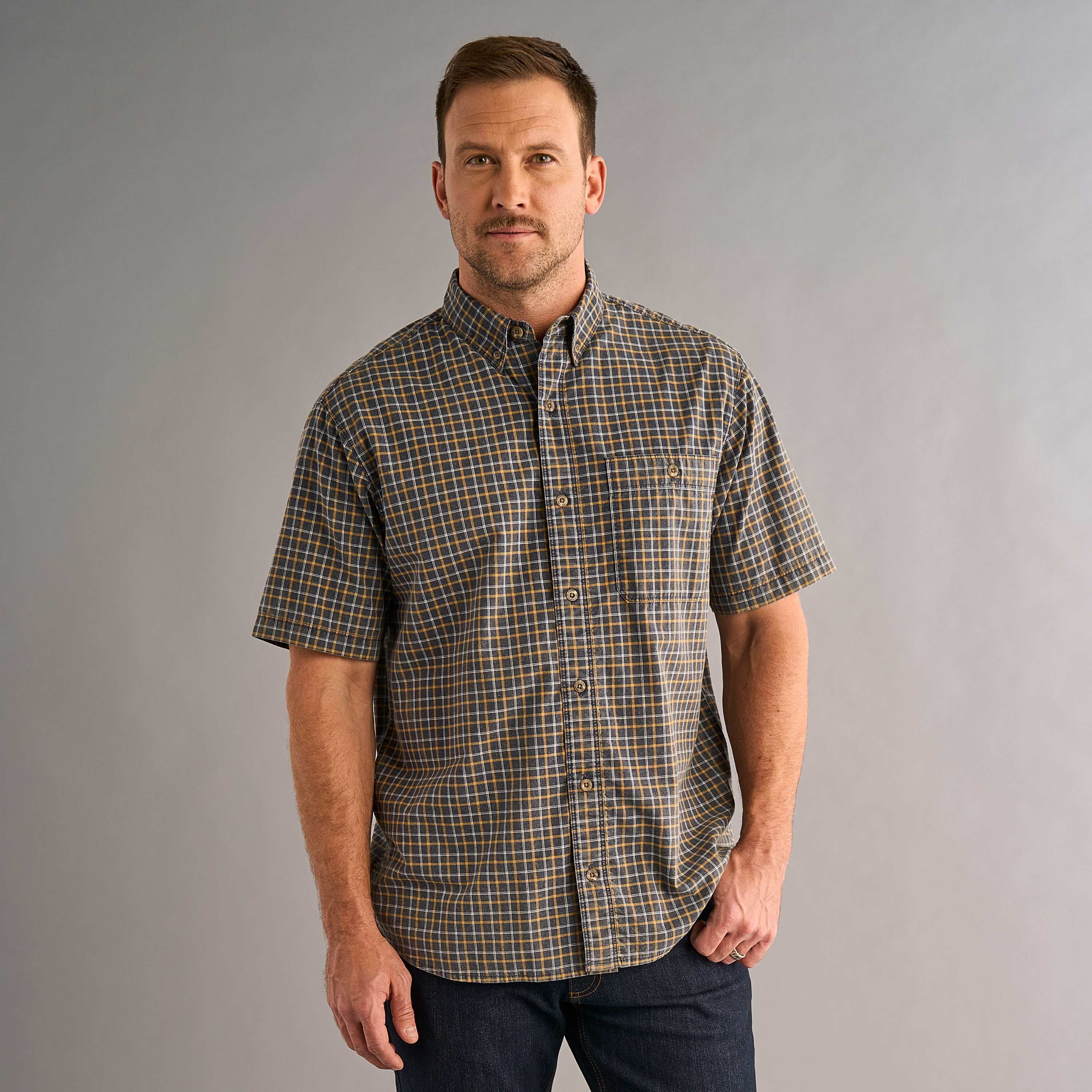 Image of RedHead Laclede Acid-Wash Plaid Short-Sleeve Button-Down Shirt - Dark Navy Plaid