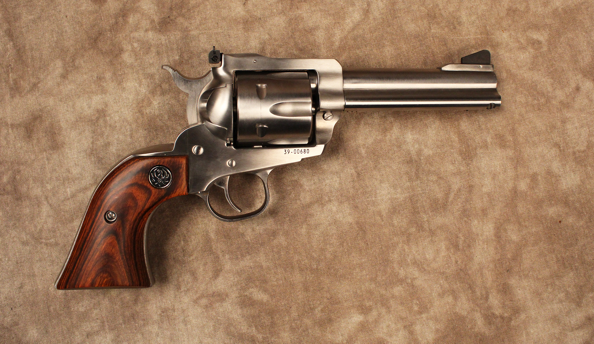 ++RUGER NEW M0ODEL BLACKHAWK .35 - Ruger