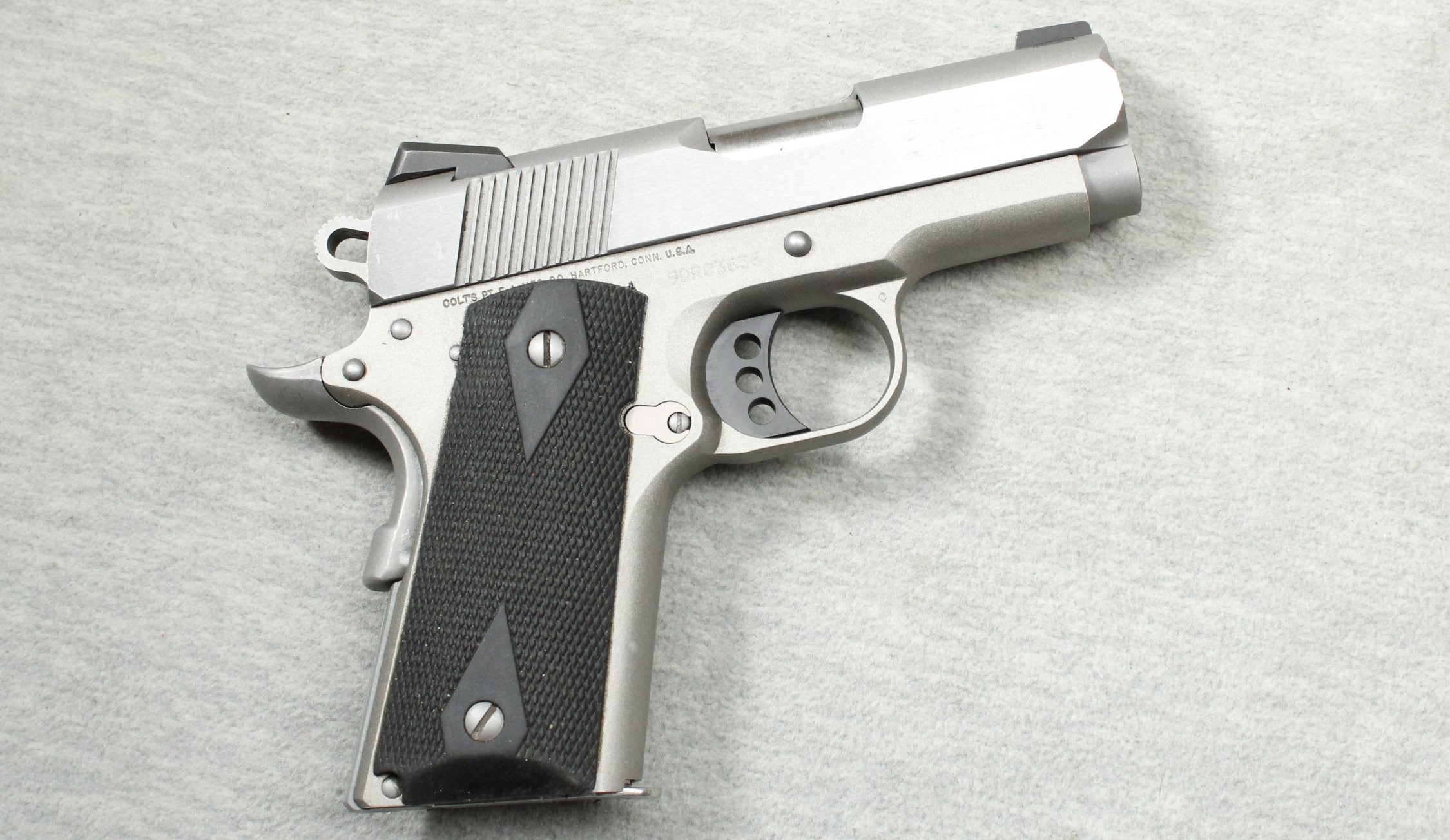 Image of Colt ~ Defender Lightweight ~ 9mm
