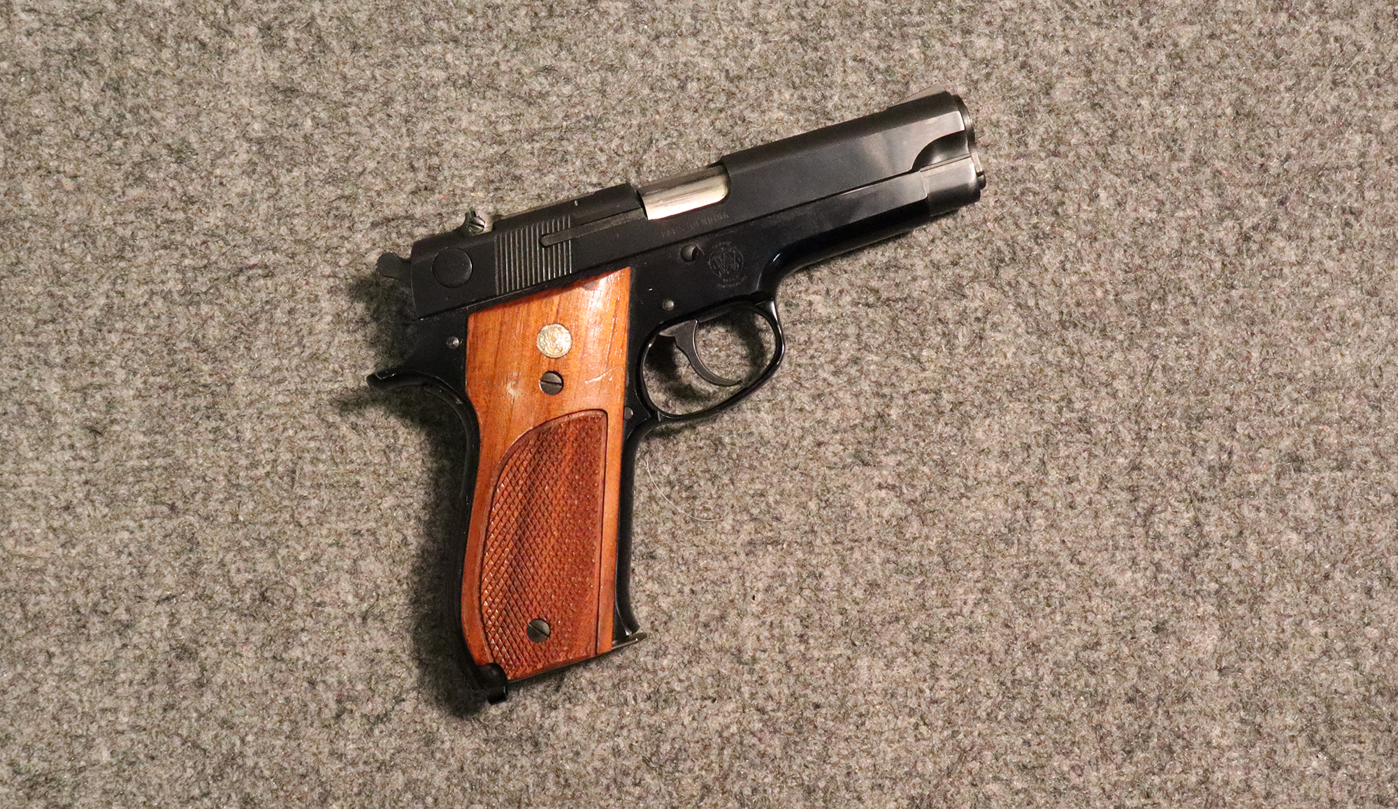 Smith &Wesson Model 39-2  9mm Luger - Smith & Wesson