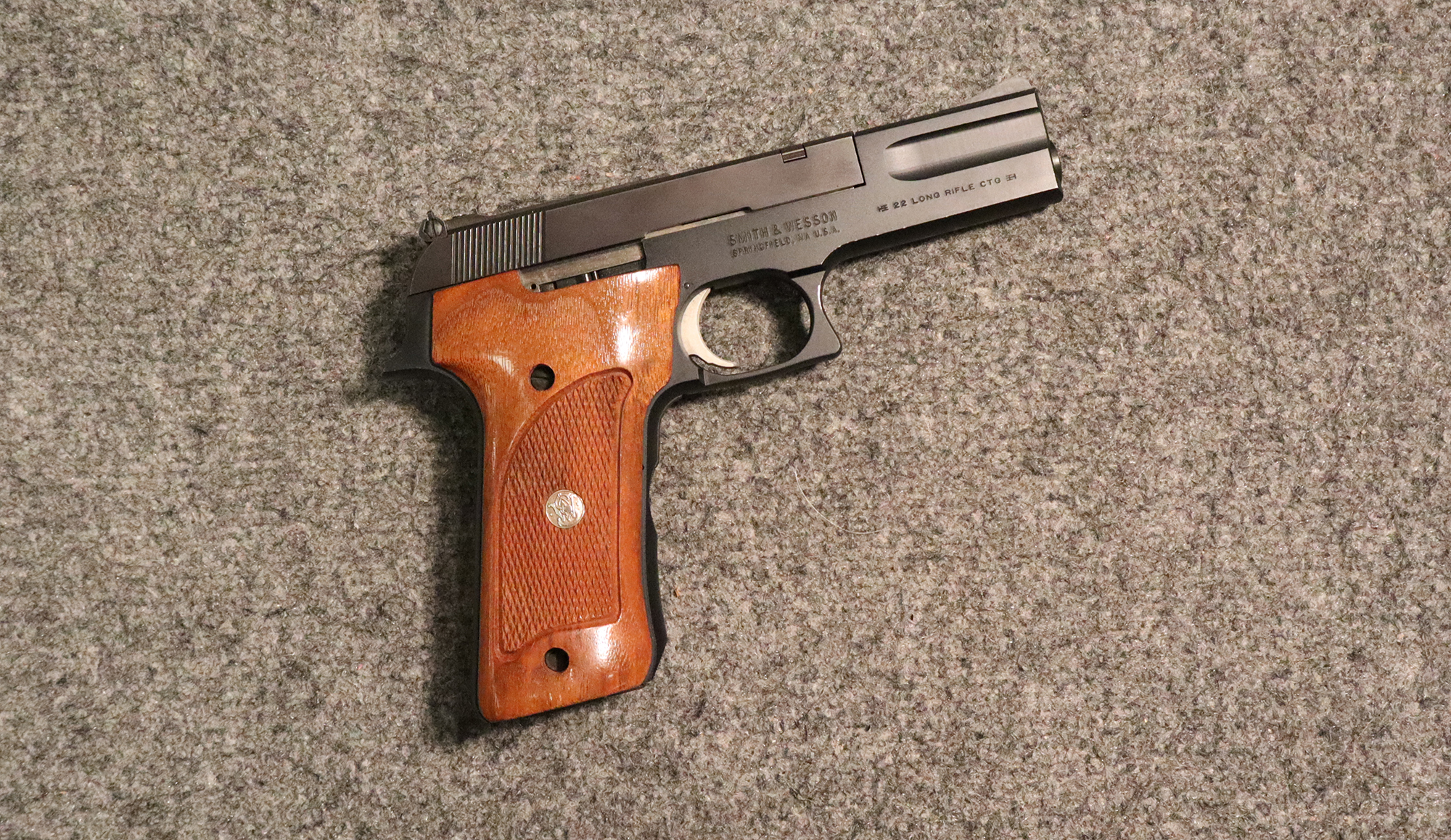 Image of Smith & Wesson ~ Model 422 ~ .22 Long Rifle