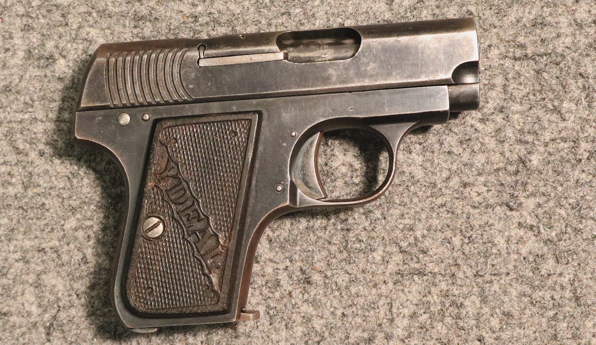 Ydeal ~ Pistolet Automatique ~ 6.35mm (.25 ACP) - Bass Pro Shops