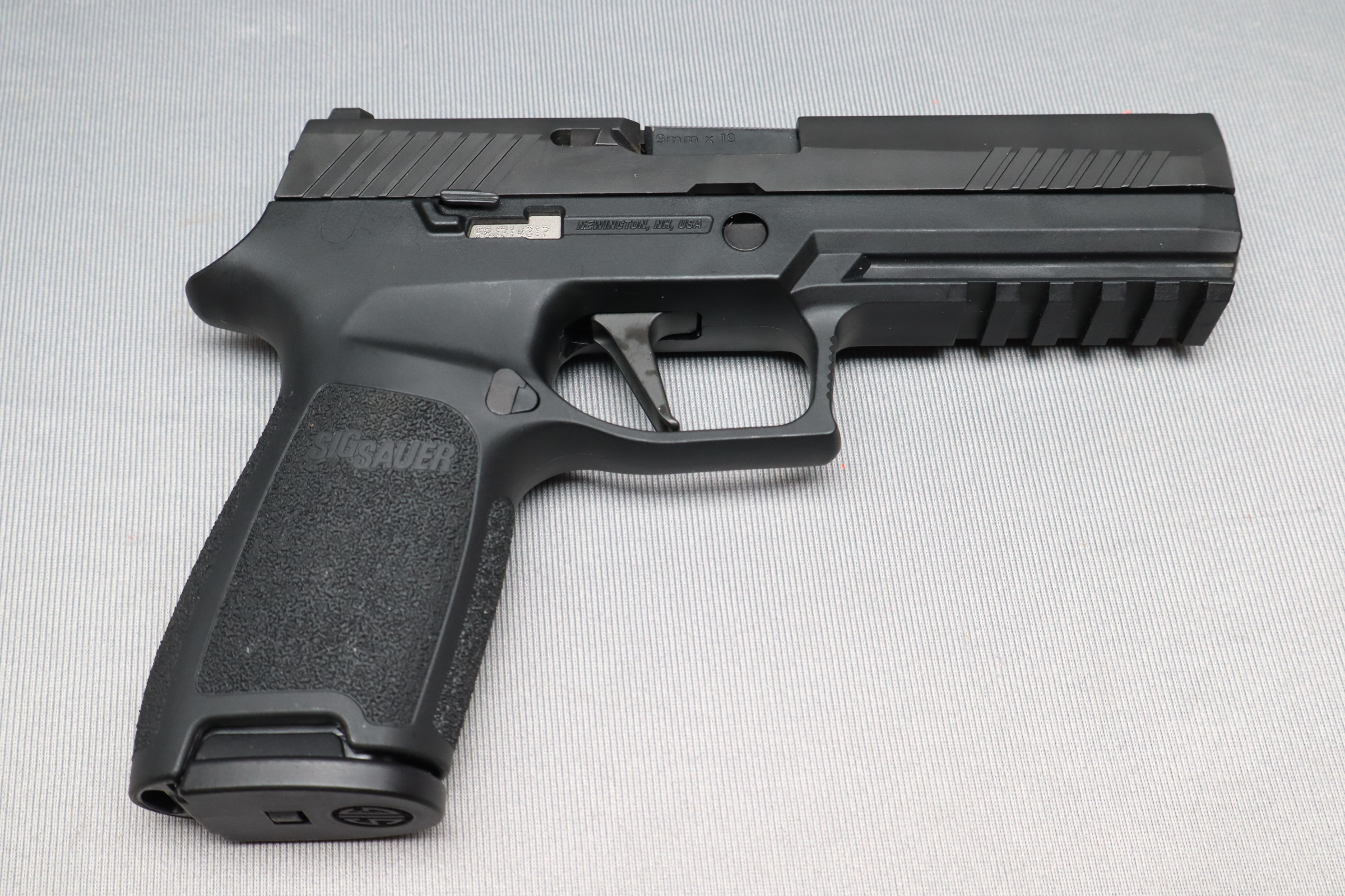 Sig Sauer ~ P320 ~ 9mm Luger - Bass Pro Shops