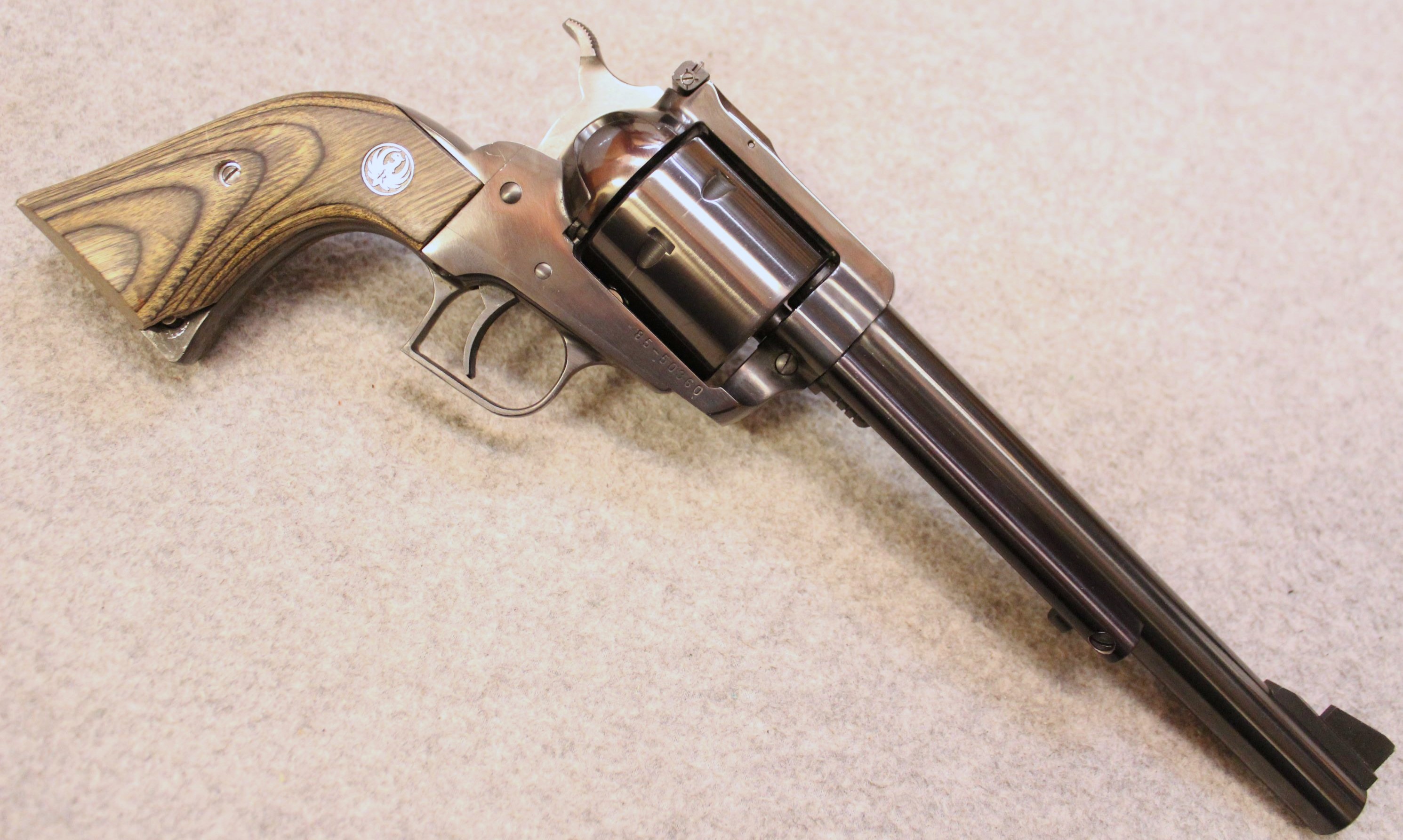 ++RUGER NEW MODEL SUPER BLACKHAW - Ruger
