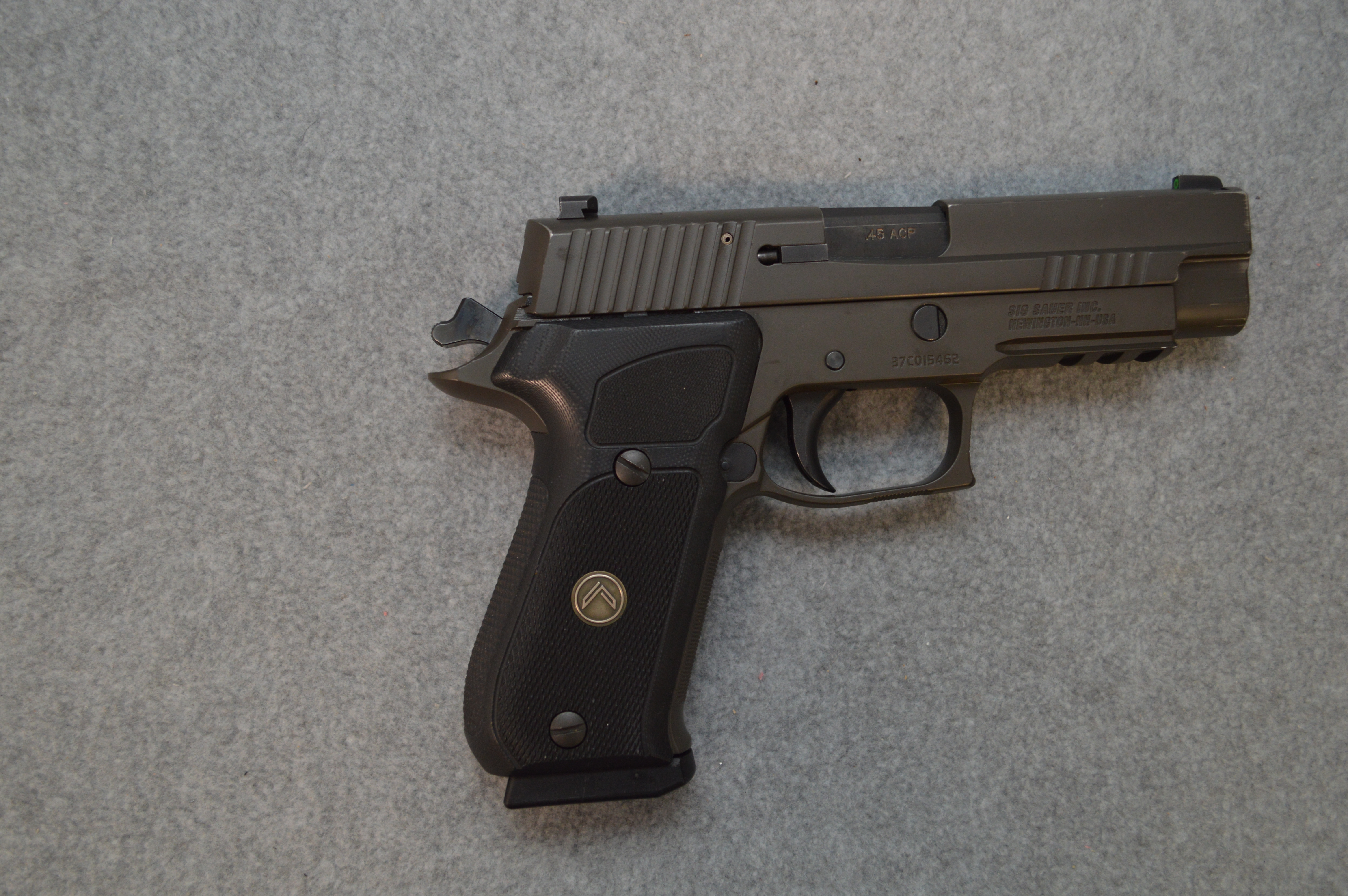 SIG Sauer ~ P220 ~ .45 Auto - Bass Pro Shops