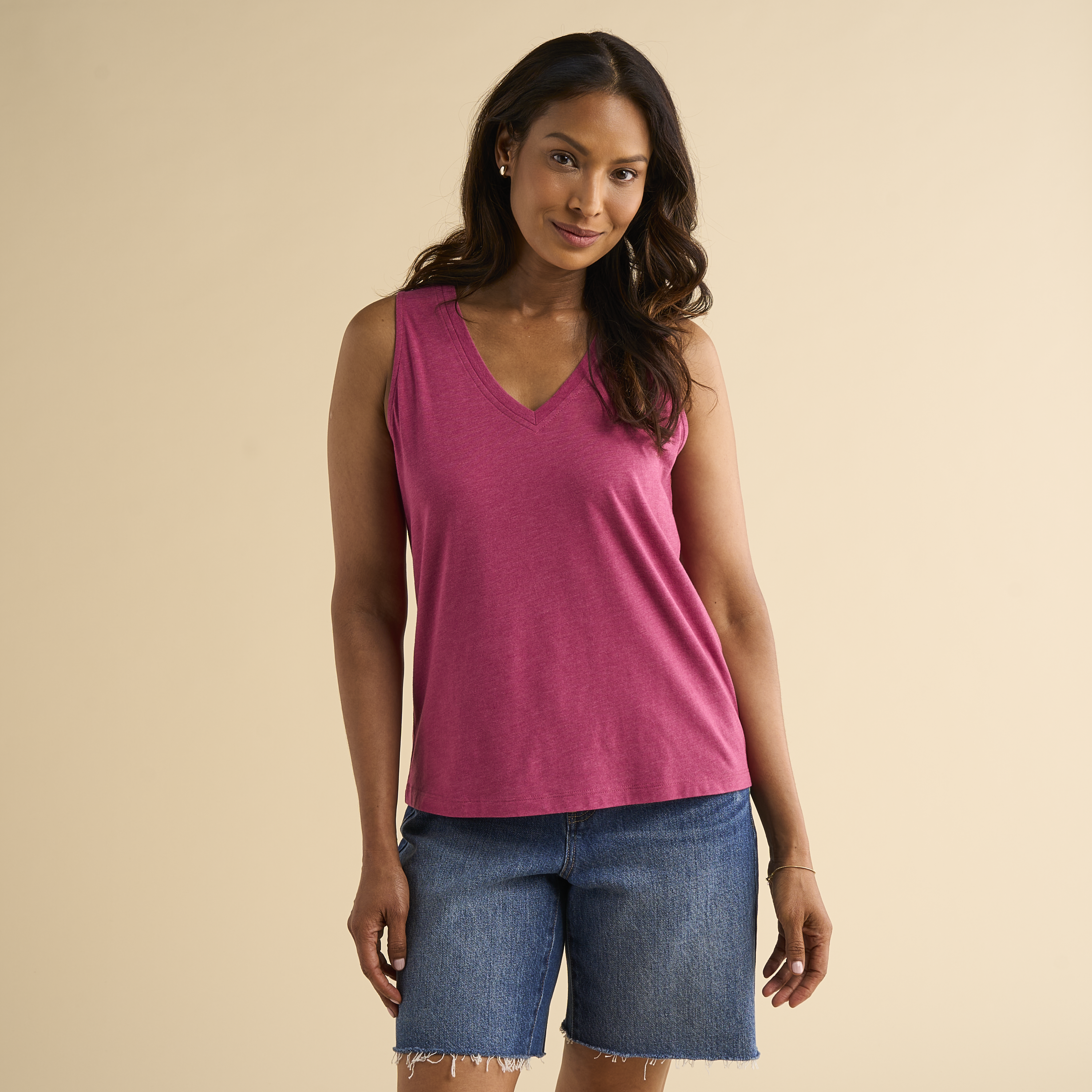 Image of Natural Reflections Everyday REPREVE V-Neck Tank Top - Magenta Haze