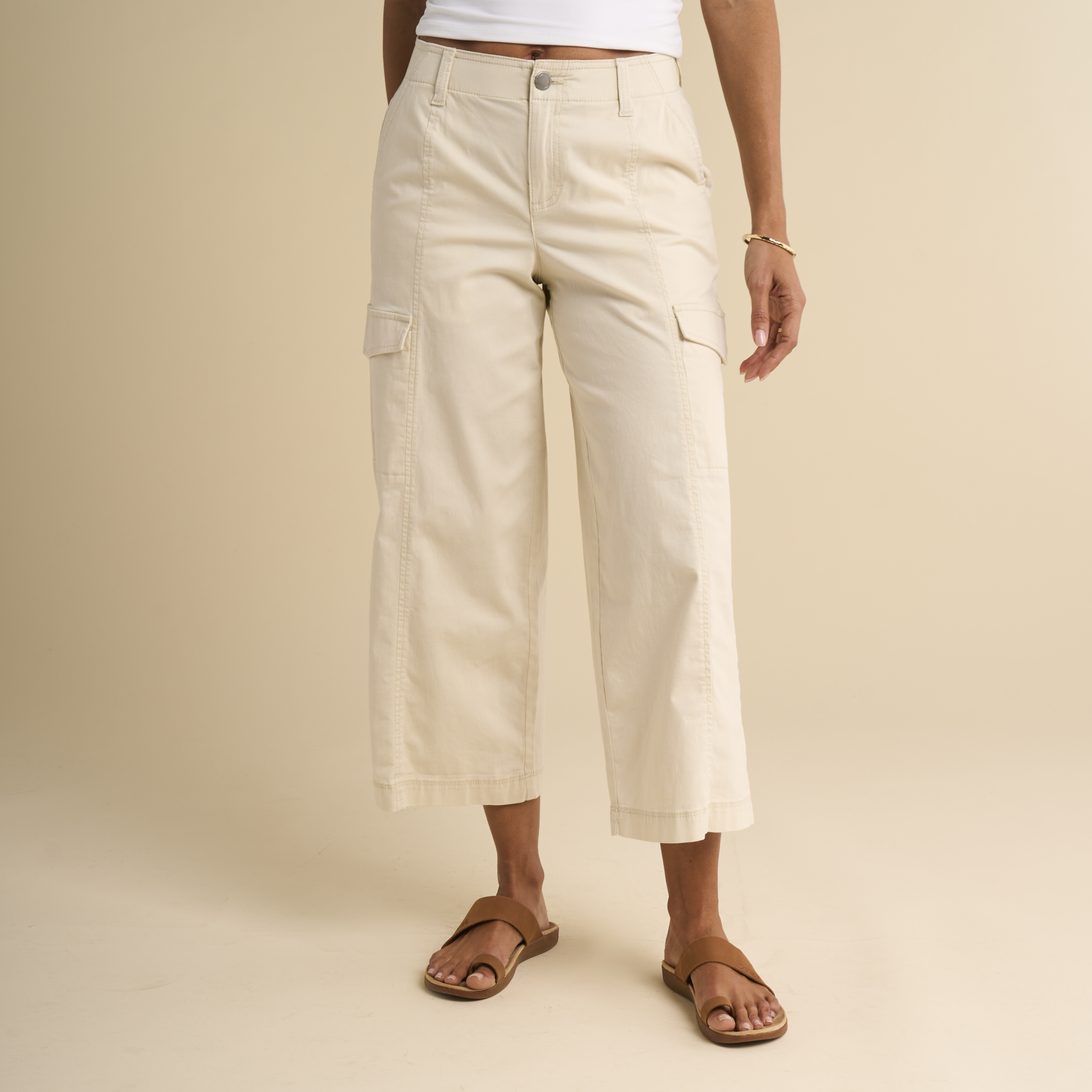 Image of Natural Reflections Marina Cargo Cropped Pants - Birch