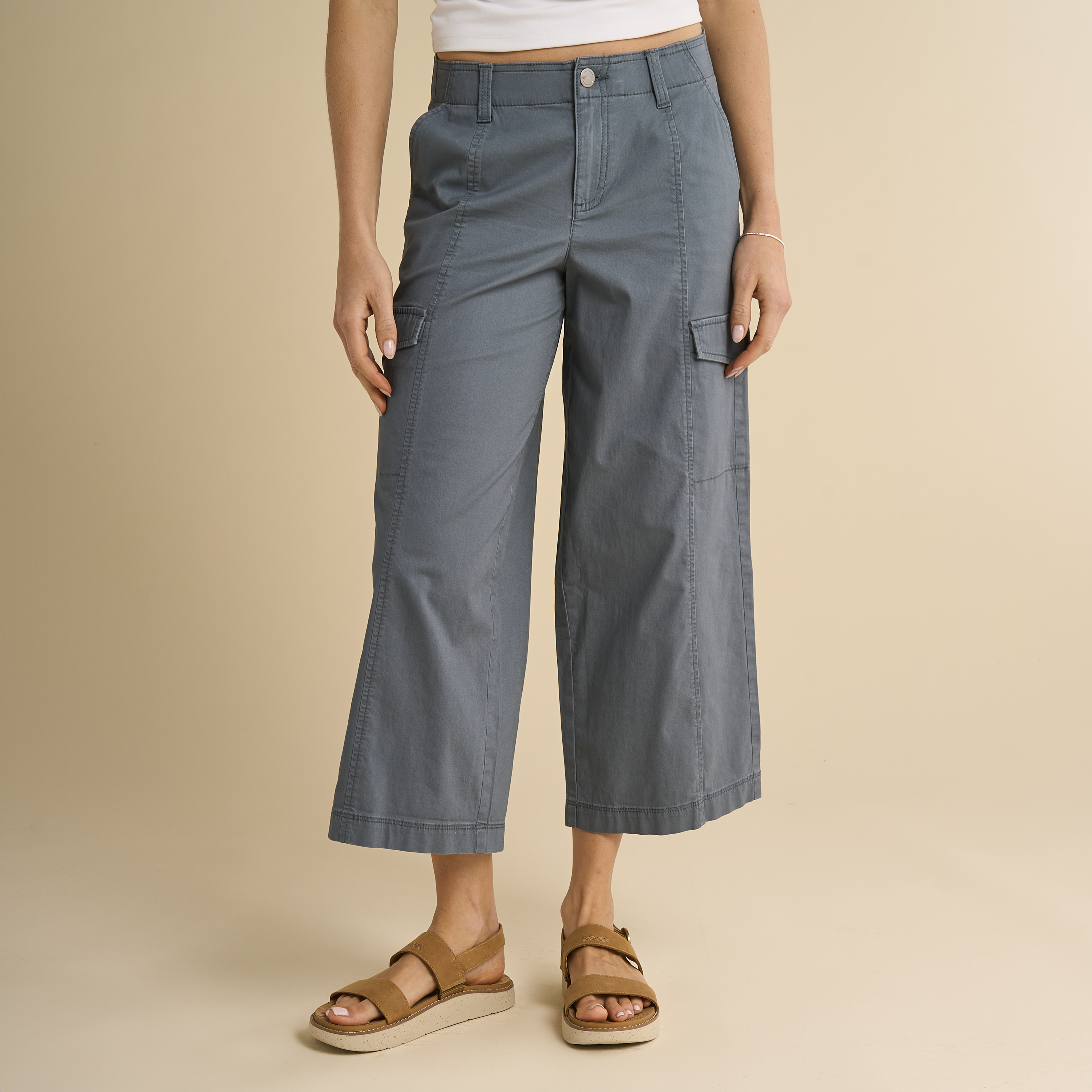 Image of Natural Reflections Marina Cargo Cropped Pants - Stormy Weather