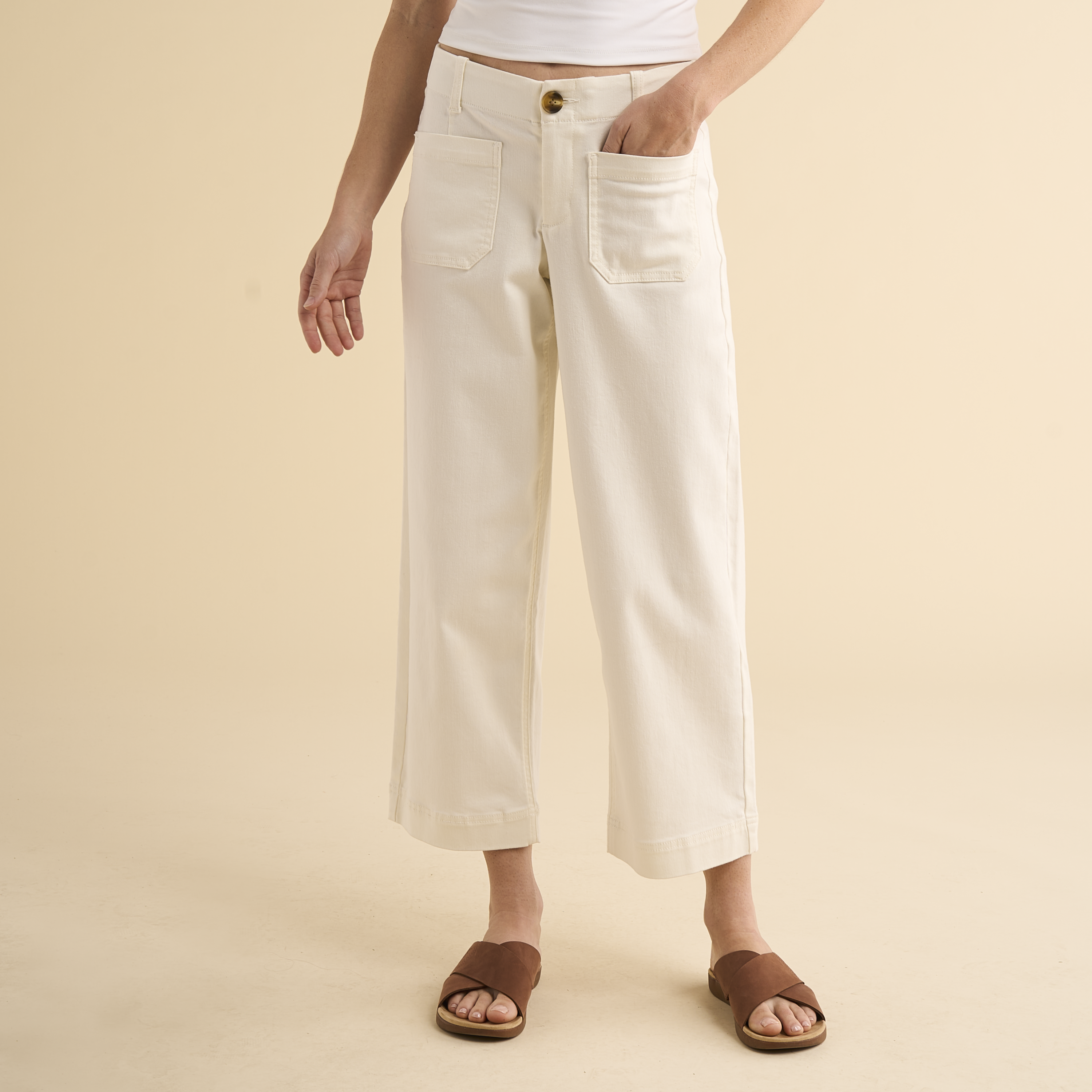 Image of Natural Reflections Driftwood Cropped Pants - Egret