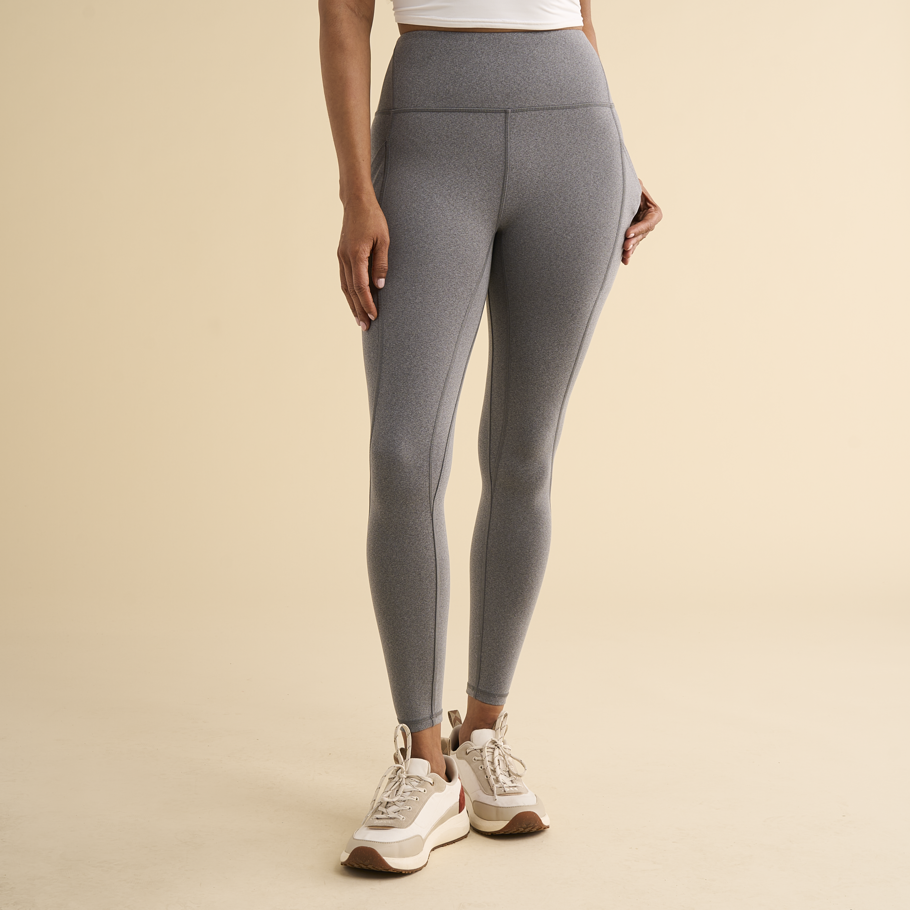 Image of Natural Reflections Highland 7/8 Leggings - Heather Gray