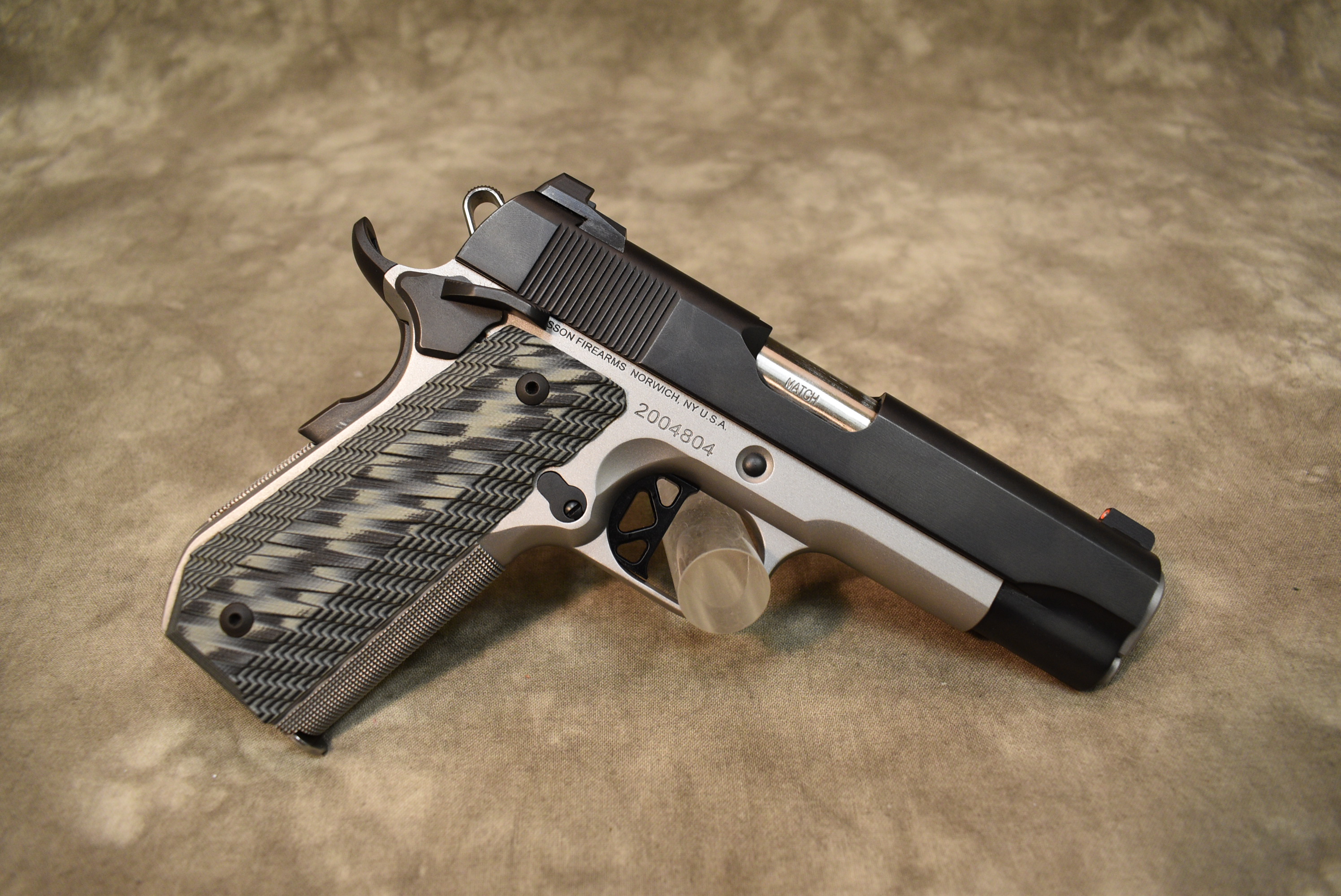 Image of Dan Wesson~Valor~.45 Auto