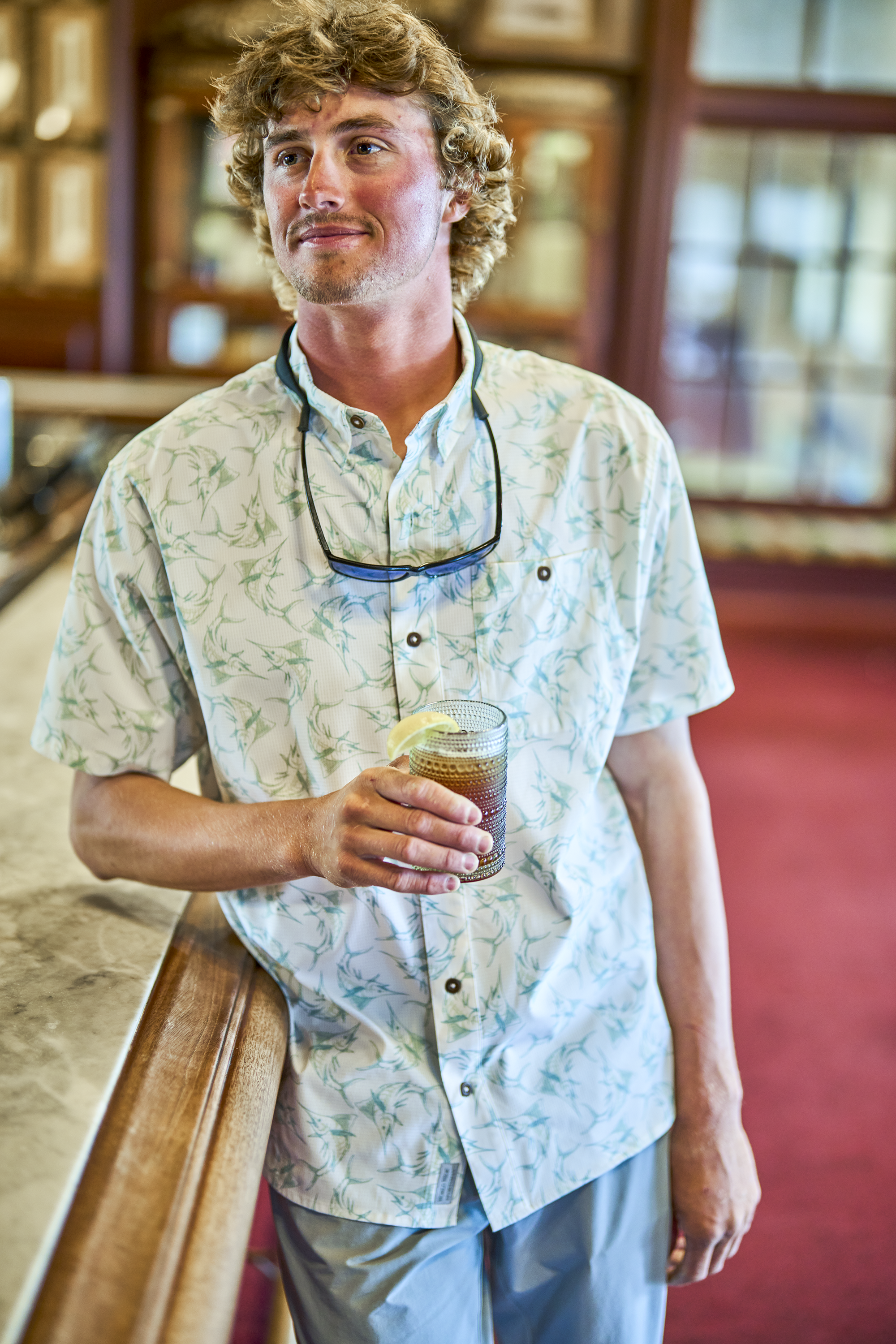 Image of World Wide Sportsman Seacrest Printed Button-Down Short-Sleeve Shirt - White Tossed Marlin