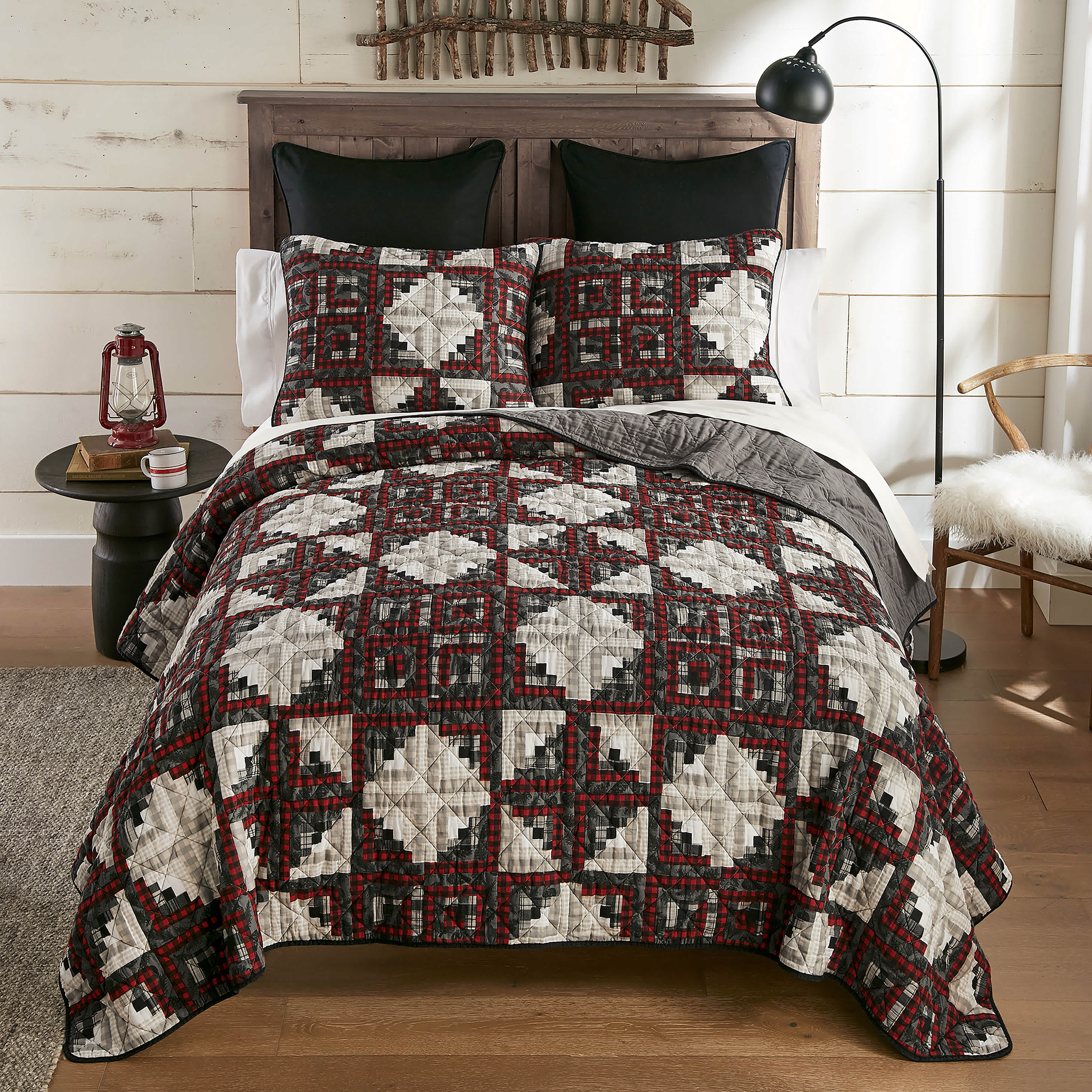 Image of Donna Sharp Log Cabin Star Pieced Cotton Quilted Bedding Set - Queen