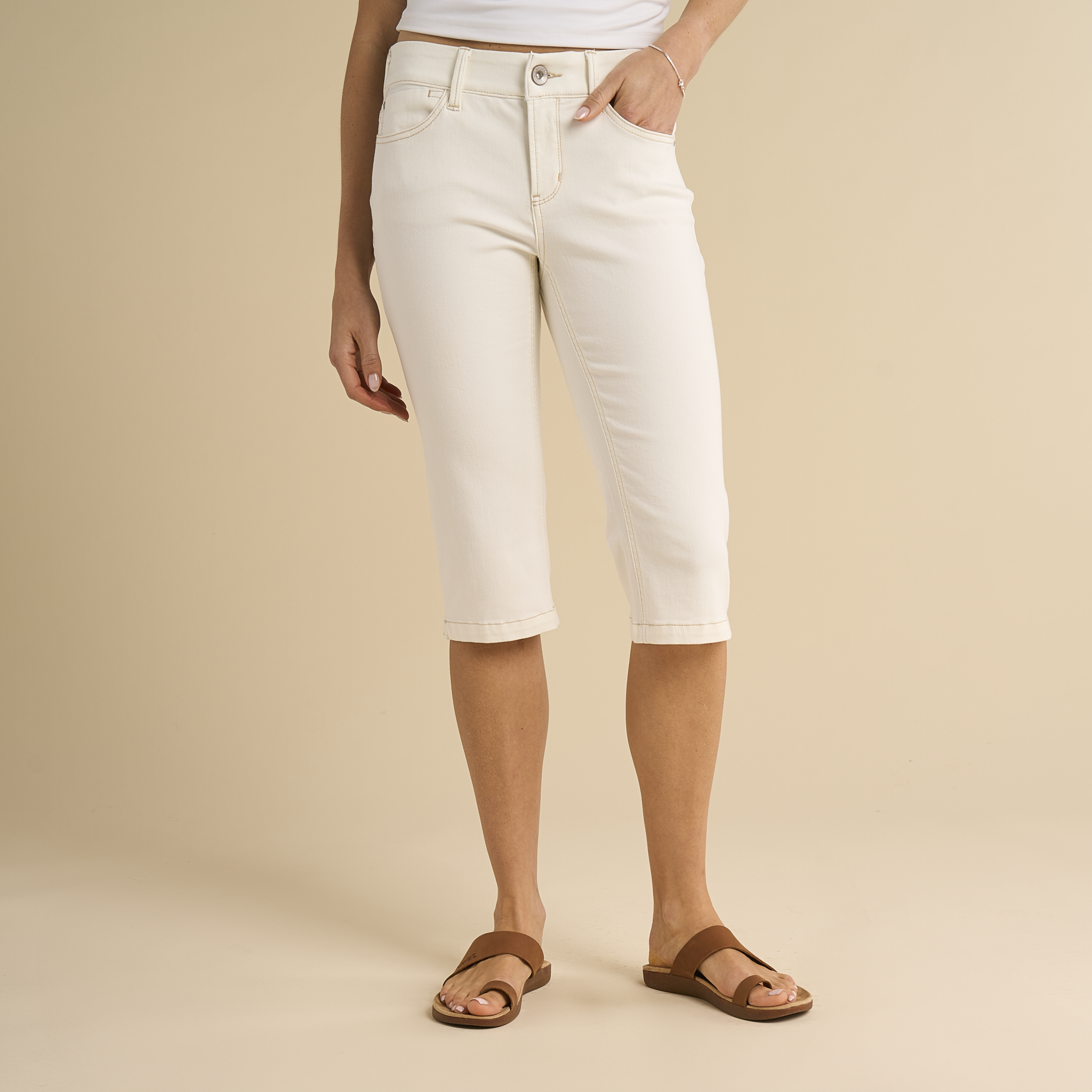 Image of Natural Reflections Campside Skimmer Capris - Ecru