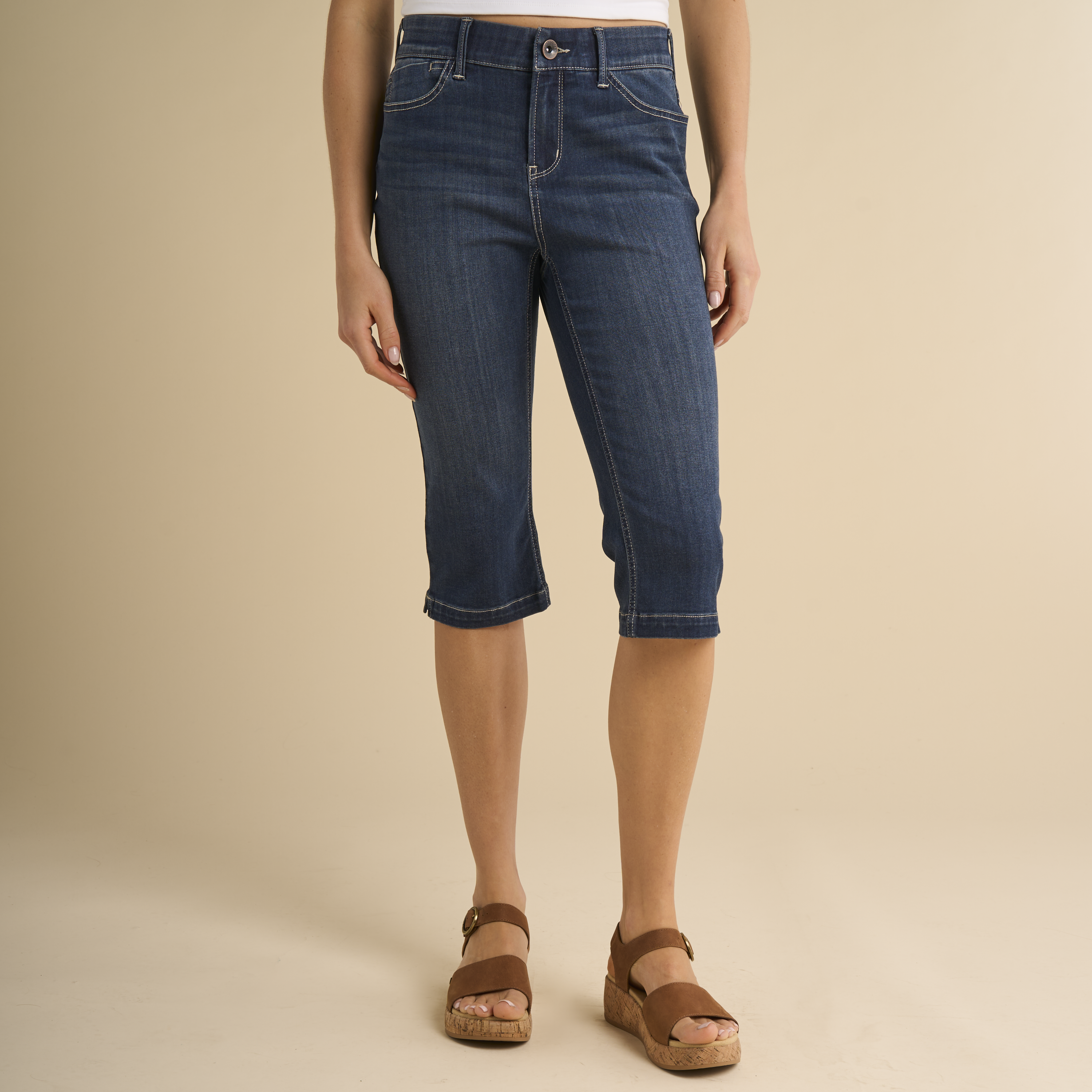 Image of Natural Reflections Campside Skimmer Capris - Dark Wash