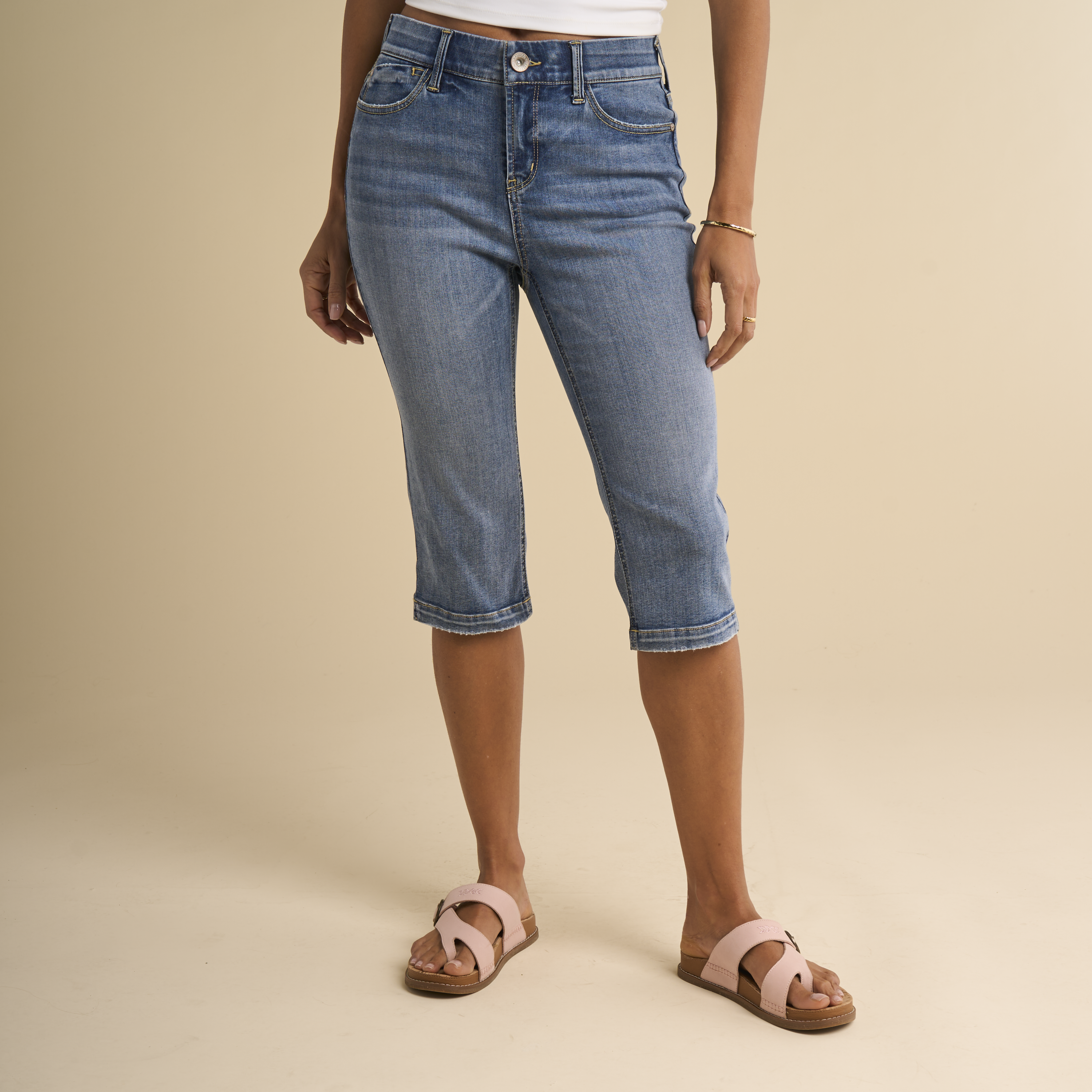 Image of Natural Reflections Campside Skimmer Capris - Medium Wash