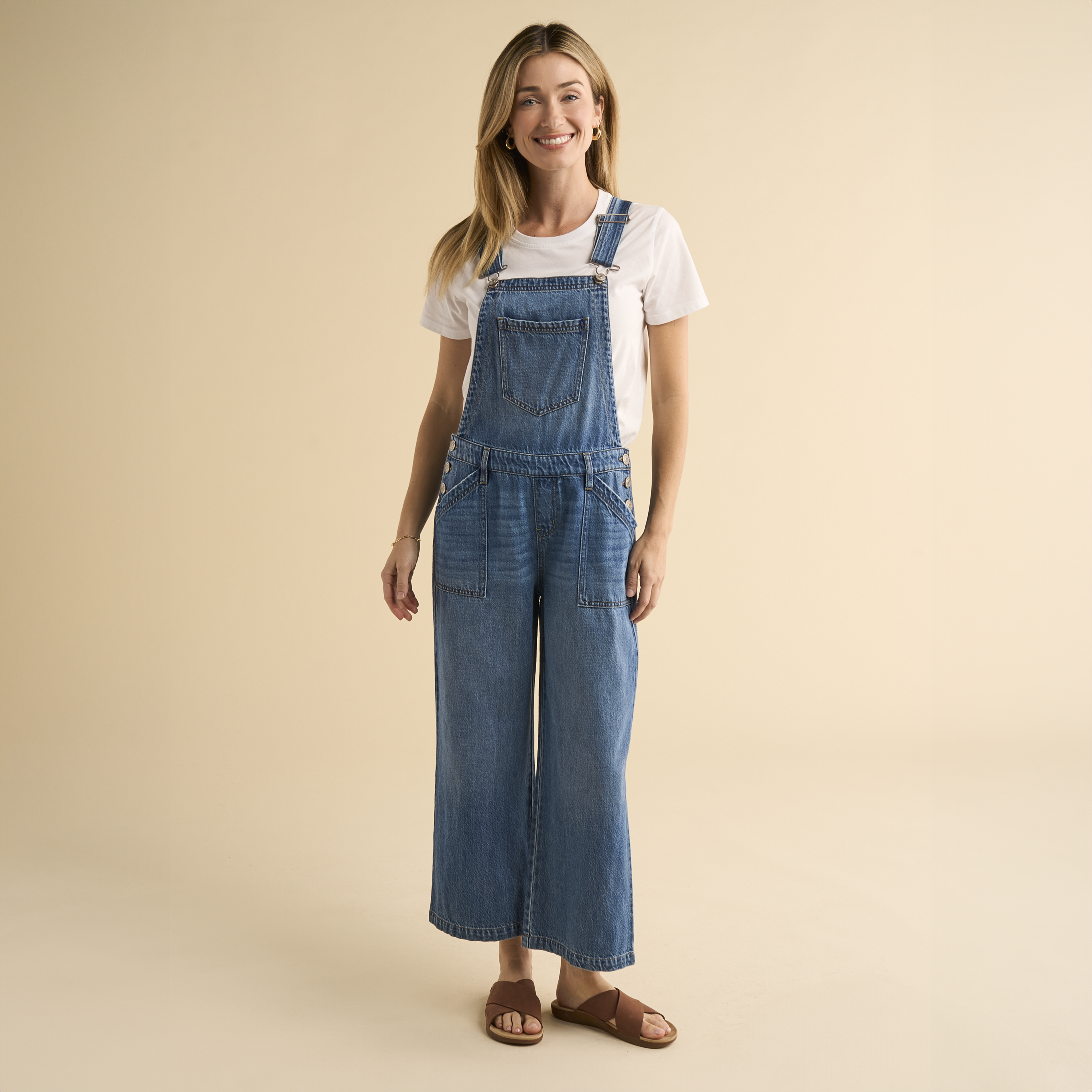 Image of Natural Reflections Blossom Ridge Crop Overalls - Light Wash