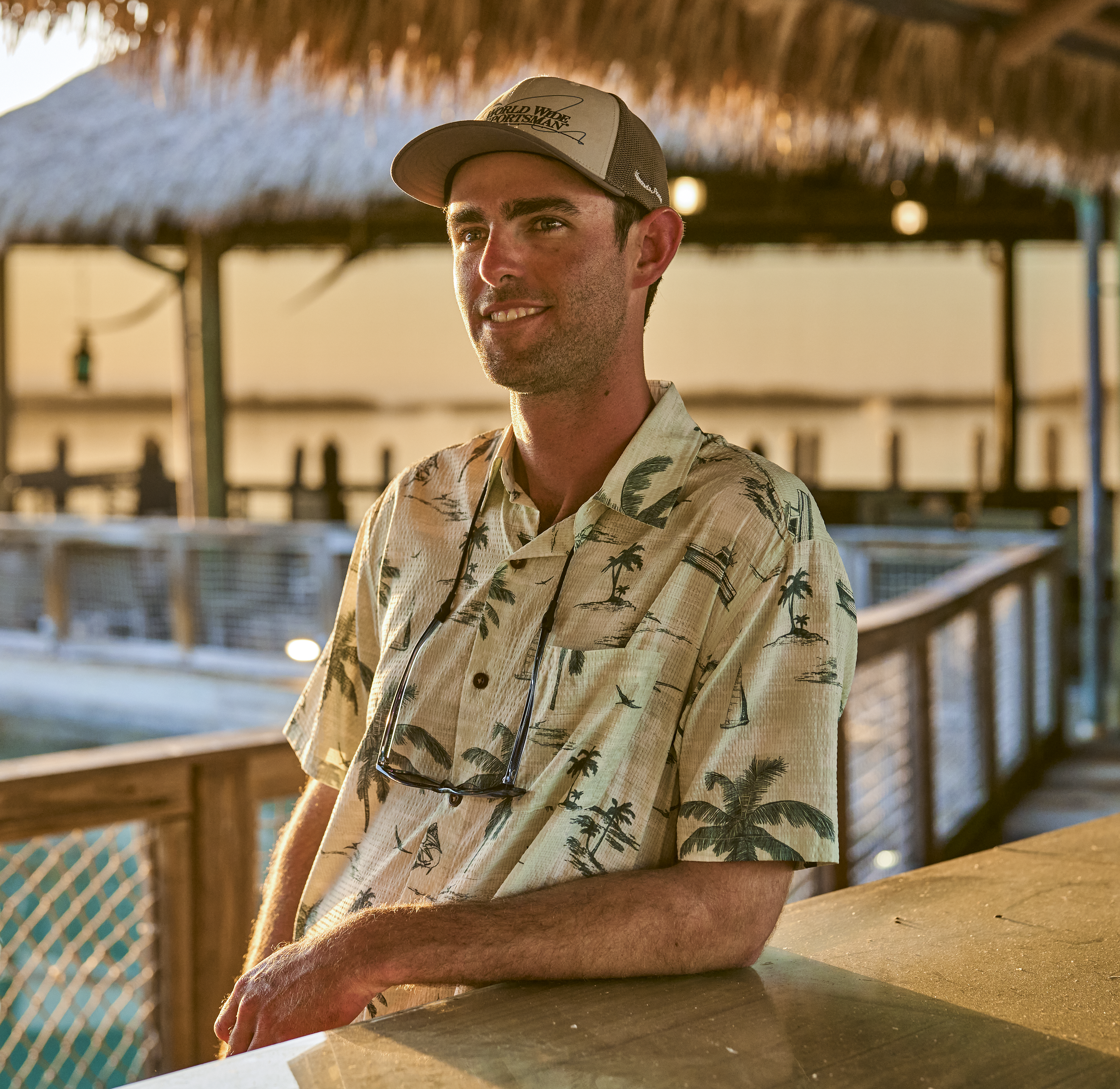 Image of World Wide Sportsman Palm Cove Button-Up Short-Sleeve Shirt - Green Out to Sea