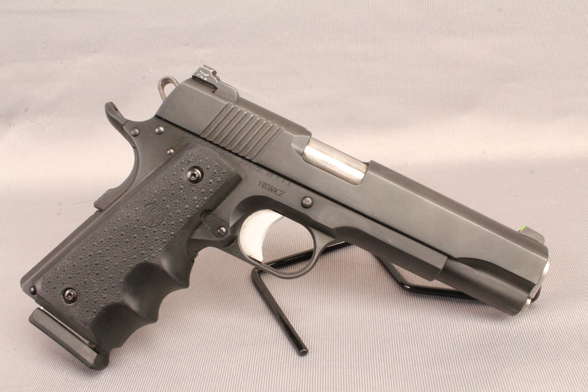 Dan Wesson ~ Valor ~ .45 ACP - Bass Pro Shops