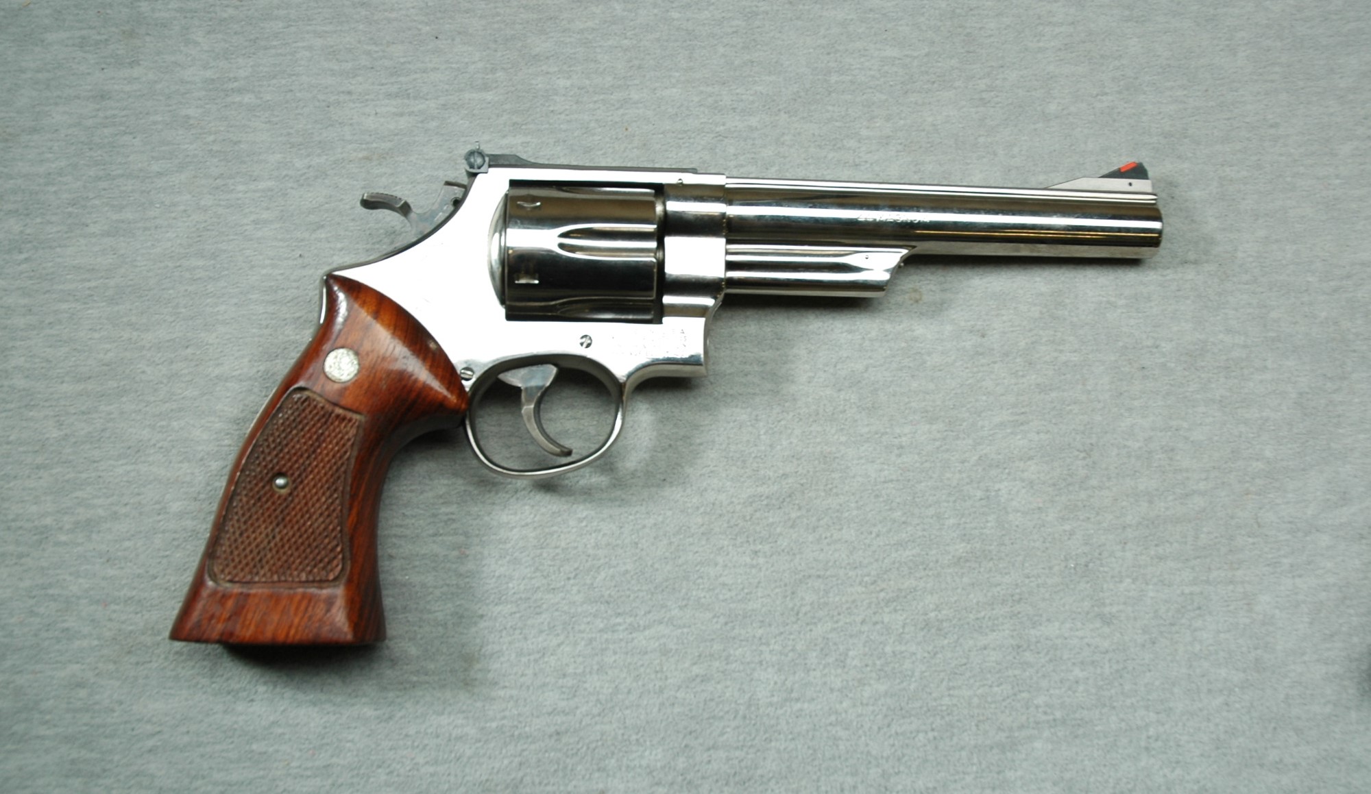 Image of Smith & Wesson ~ Model 29-2 ~ .44 Magnum