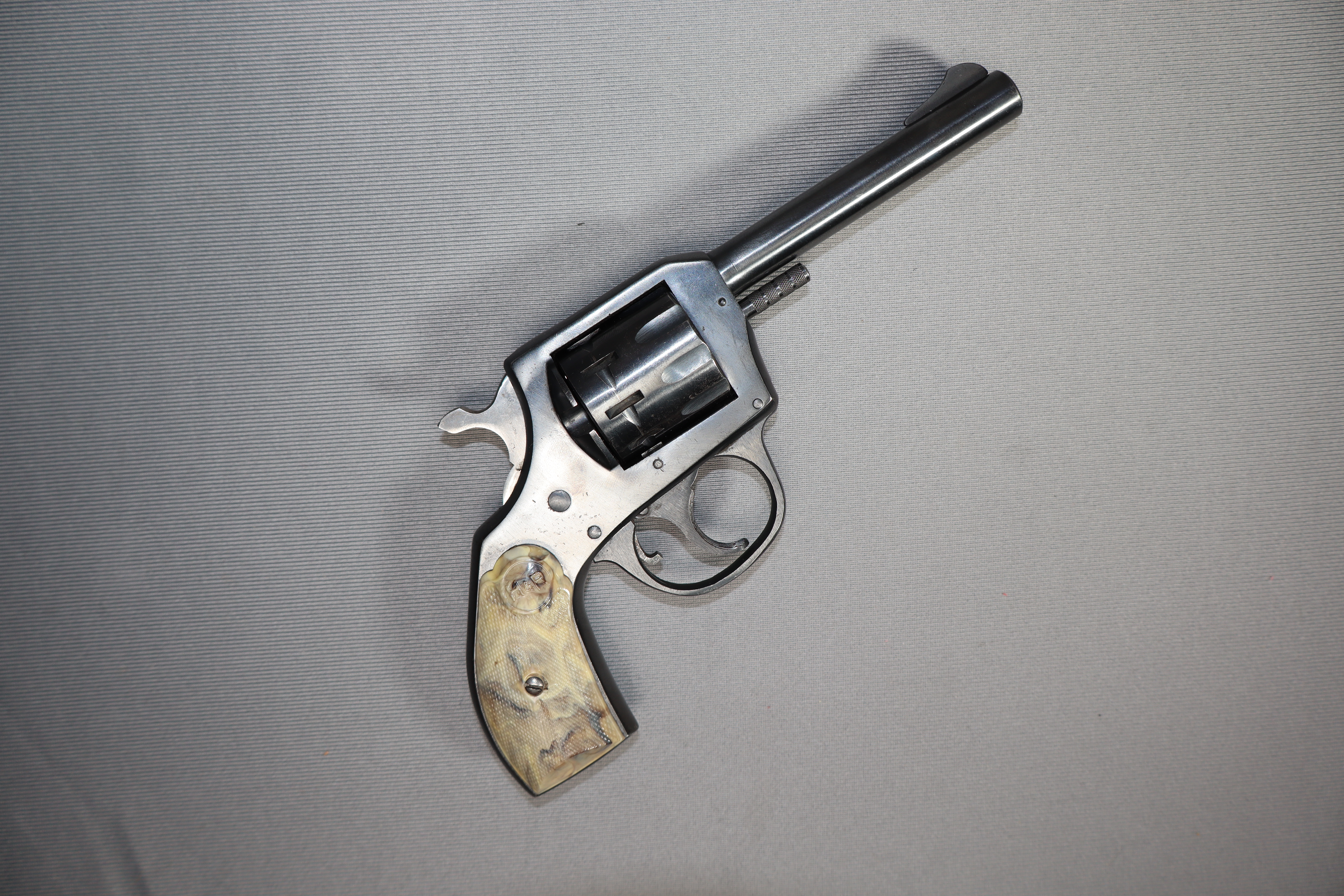 H&R INC ~ 922 ~ .22 LR - Bass Pro Shops