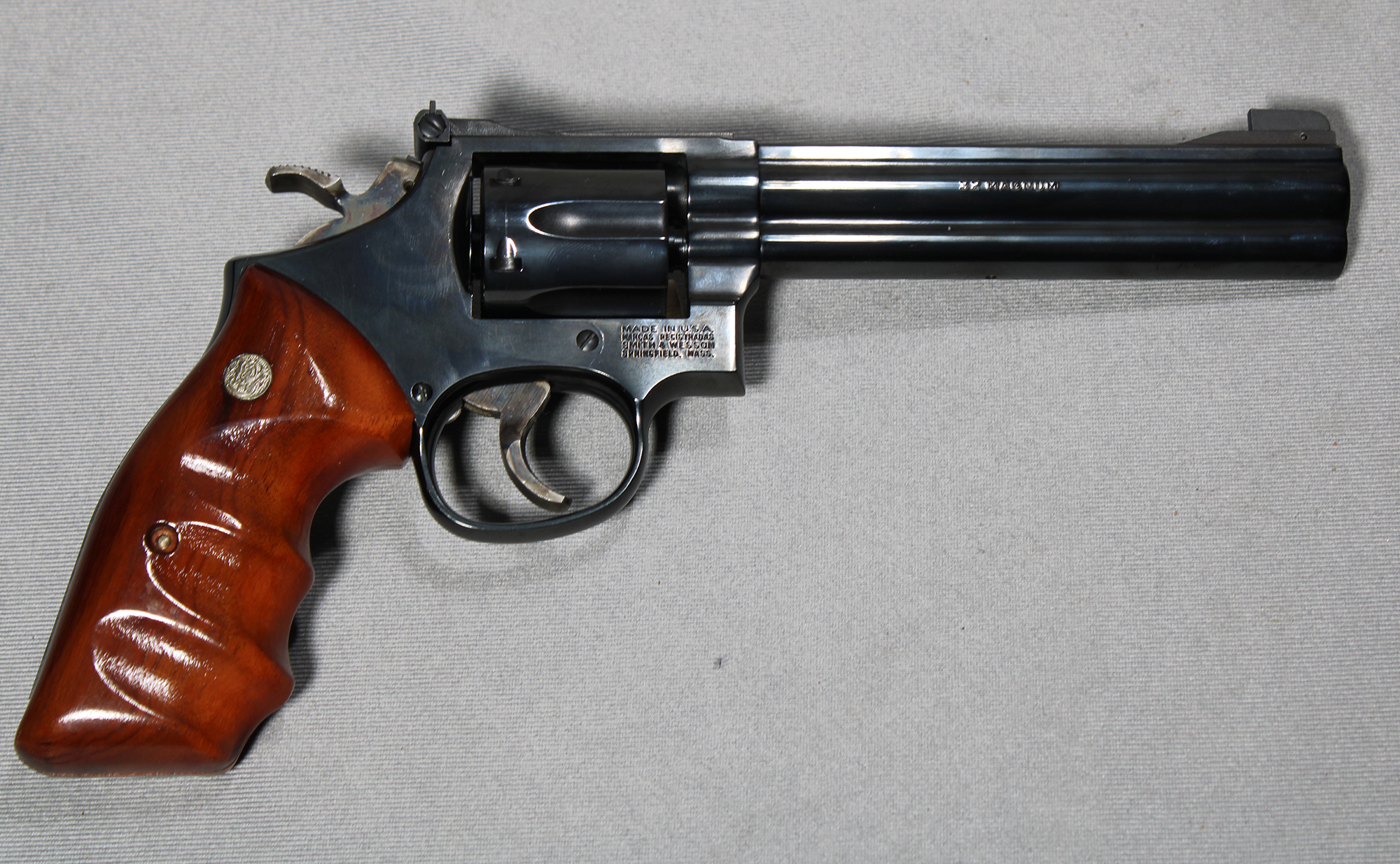 Image of Smith & Wesson ~ 16-4 ~ .32 Mag