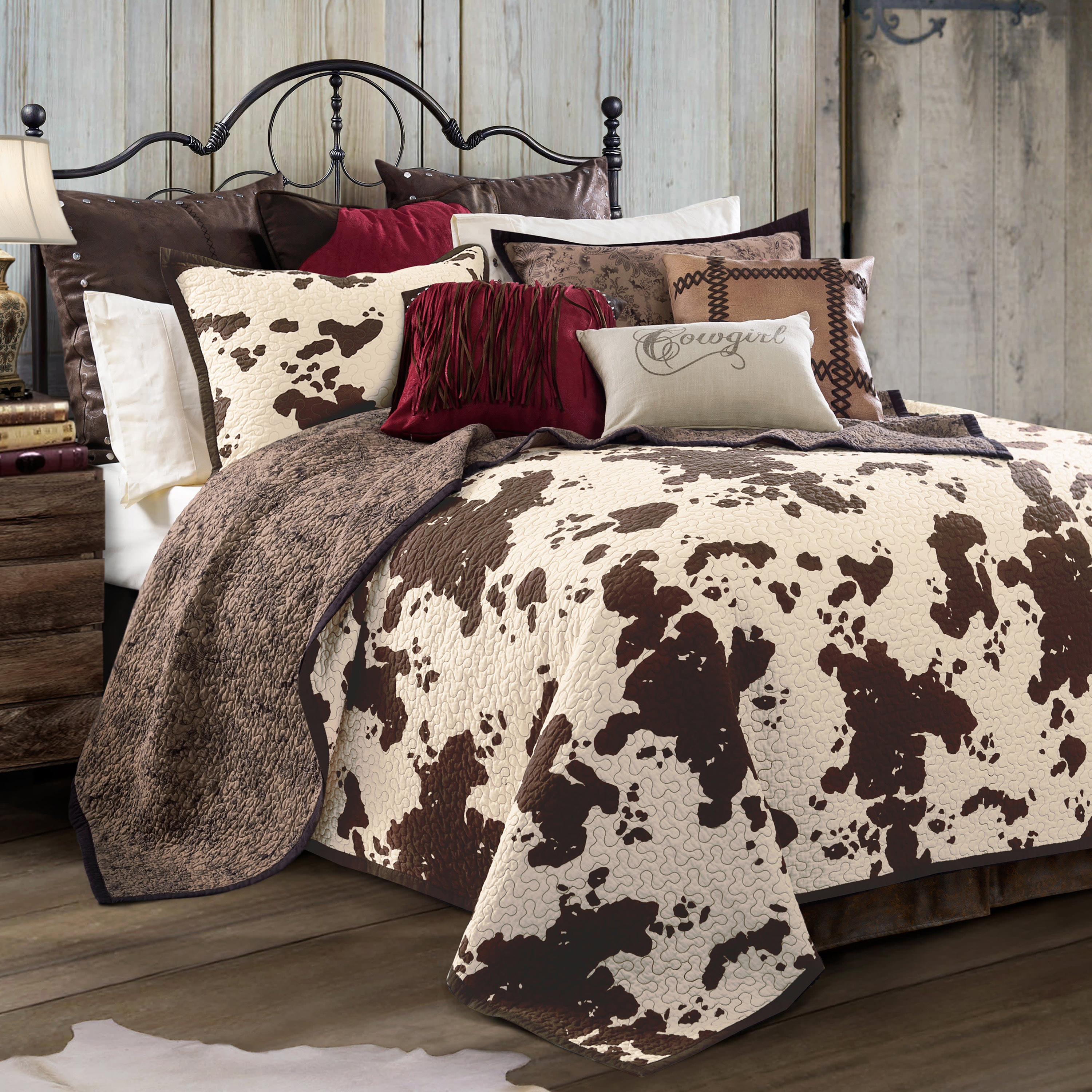 Image of HiEnd Accents Elsa Cowhide Reversible Quilt Set - King