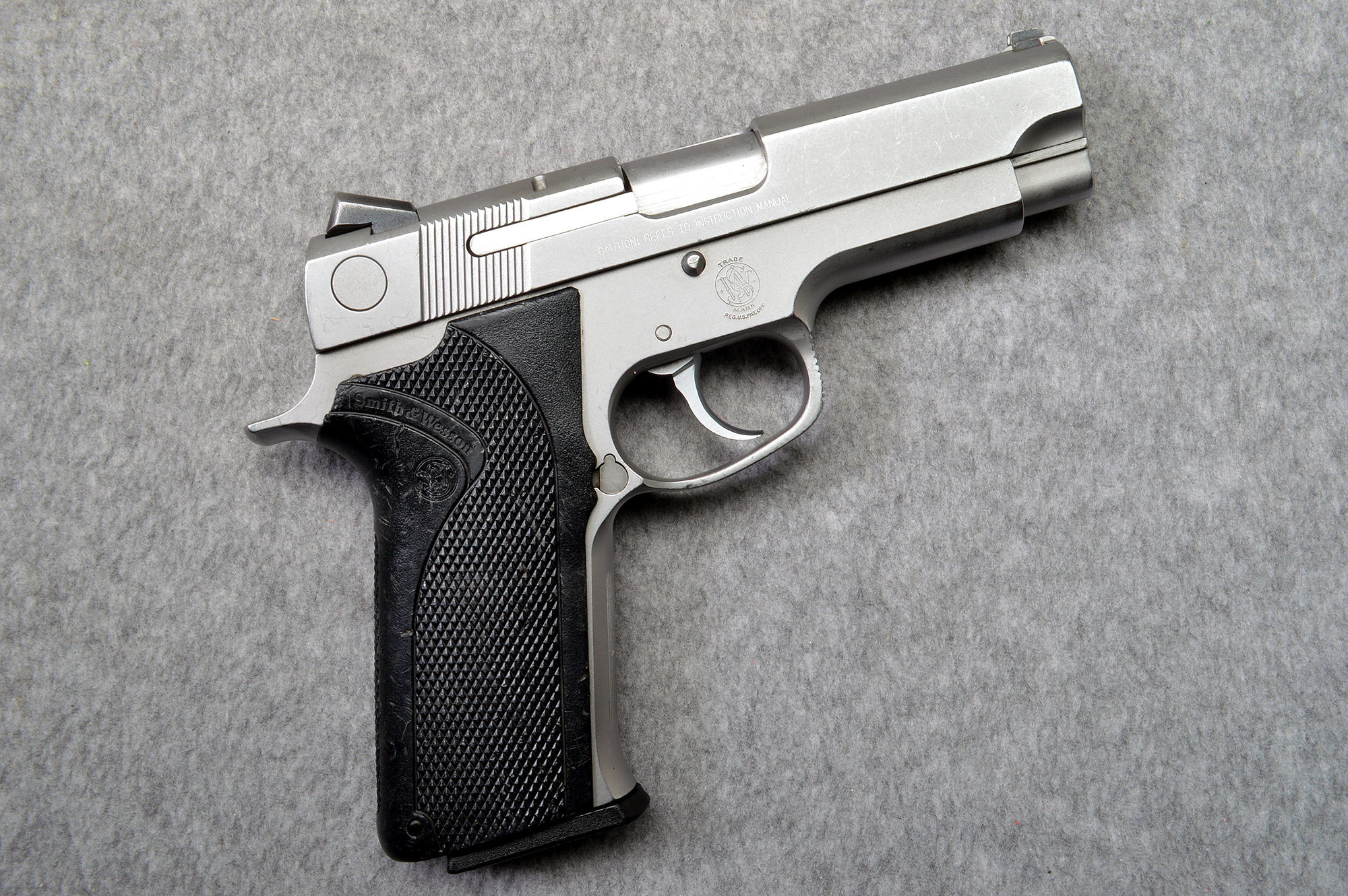 Image of Smith & Wesson ~ Model 1076 ~ 10mm Auto