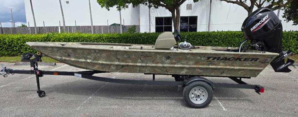 2025 TRACKER GRIZZLY 1648 SC