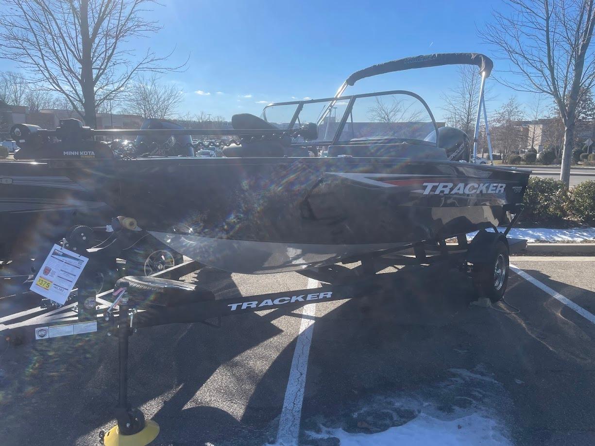 Image of 2025 TRACKER PRO GUIDE V-175 COMBO