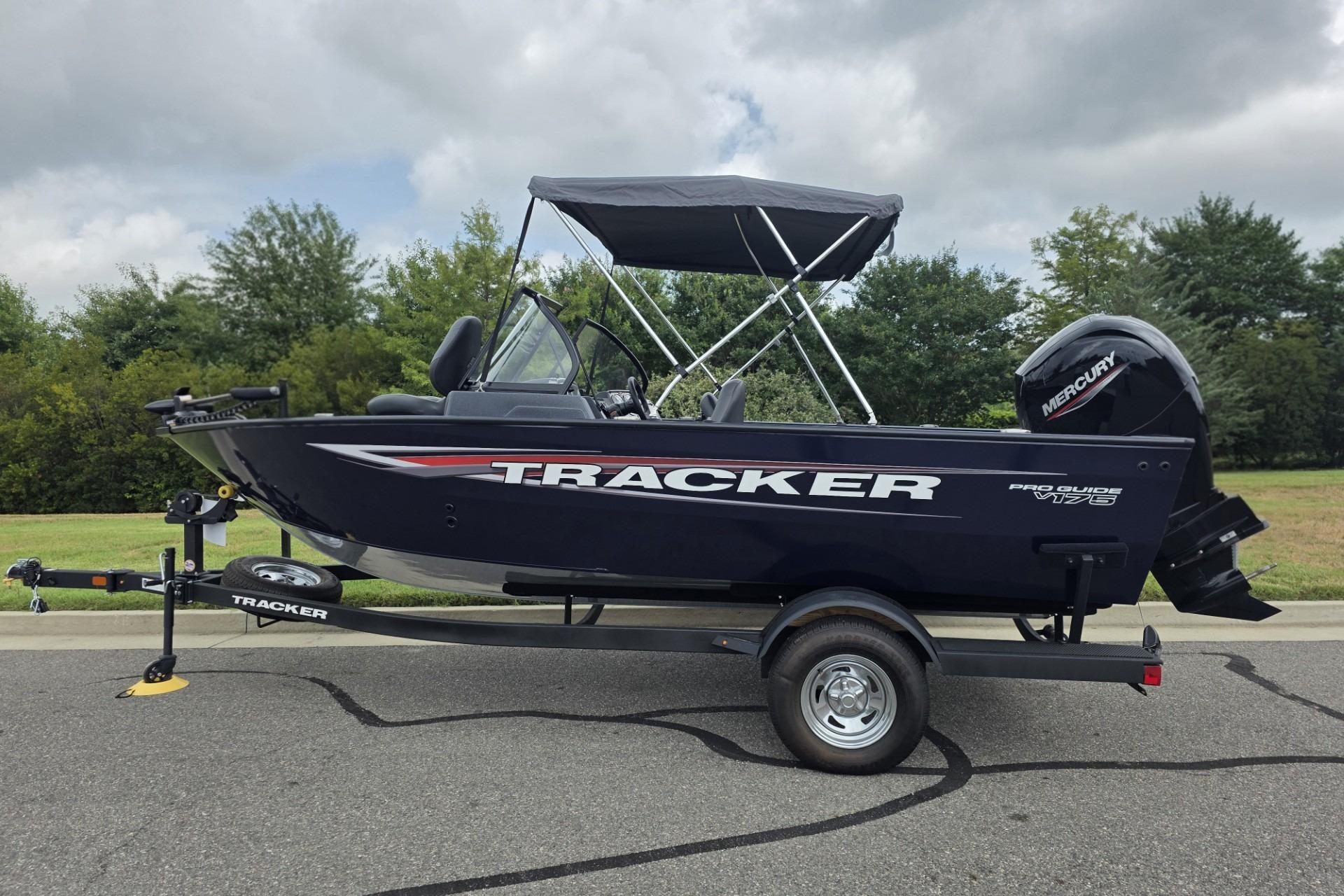 Image of 2025 TRACKER PRO GUIDE V-175 COMBO
