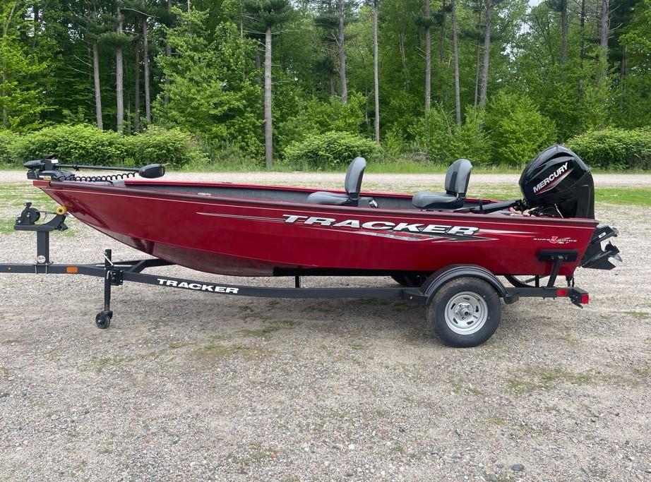 Image of 2025 TRACKER SUPER GUIDE V-16 T