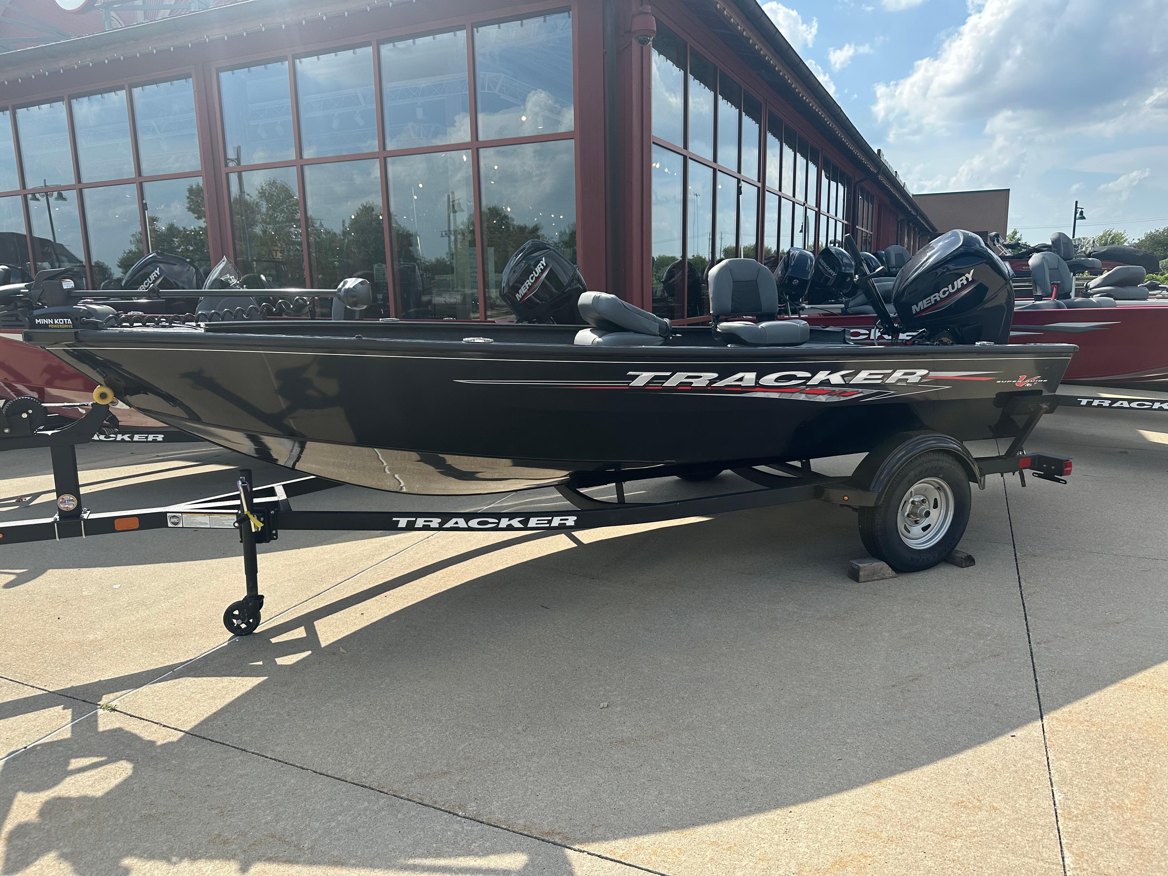 Image of 2025 TRACKER SUPER GUIDE V-16 T