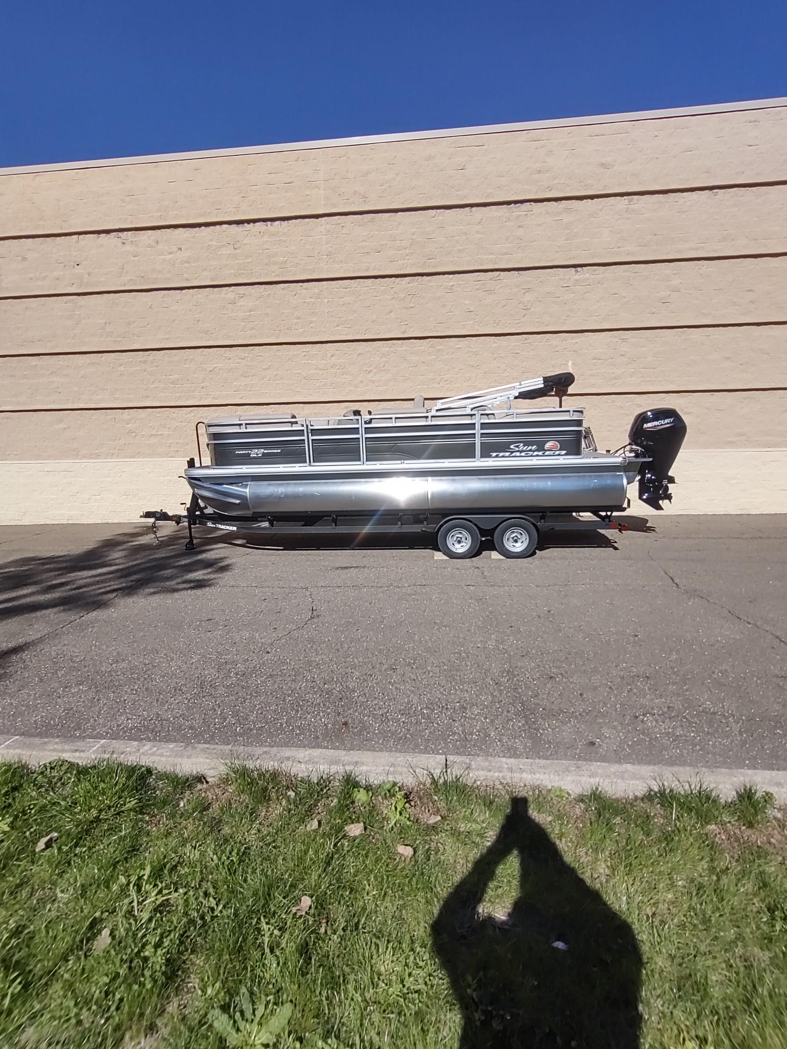 Image of 2025 SUN TRACKER PARTY BARGE 22 RF DLX