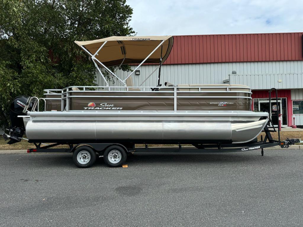 Image of 2025 SUN TRACKER SPORTFISH 22 XP3