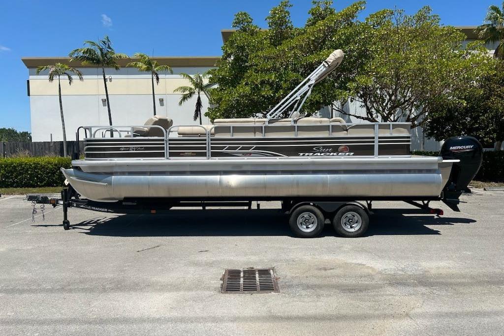 Image of 2025 SUN TRACKER SPORTFISH 24 XP3