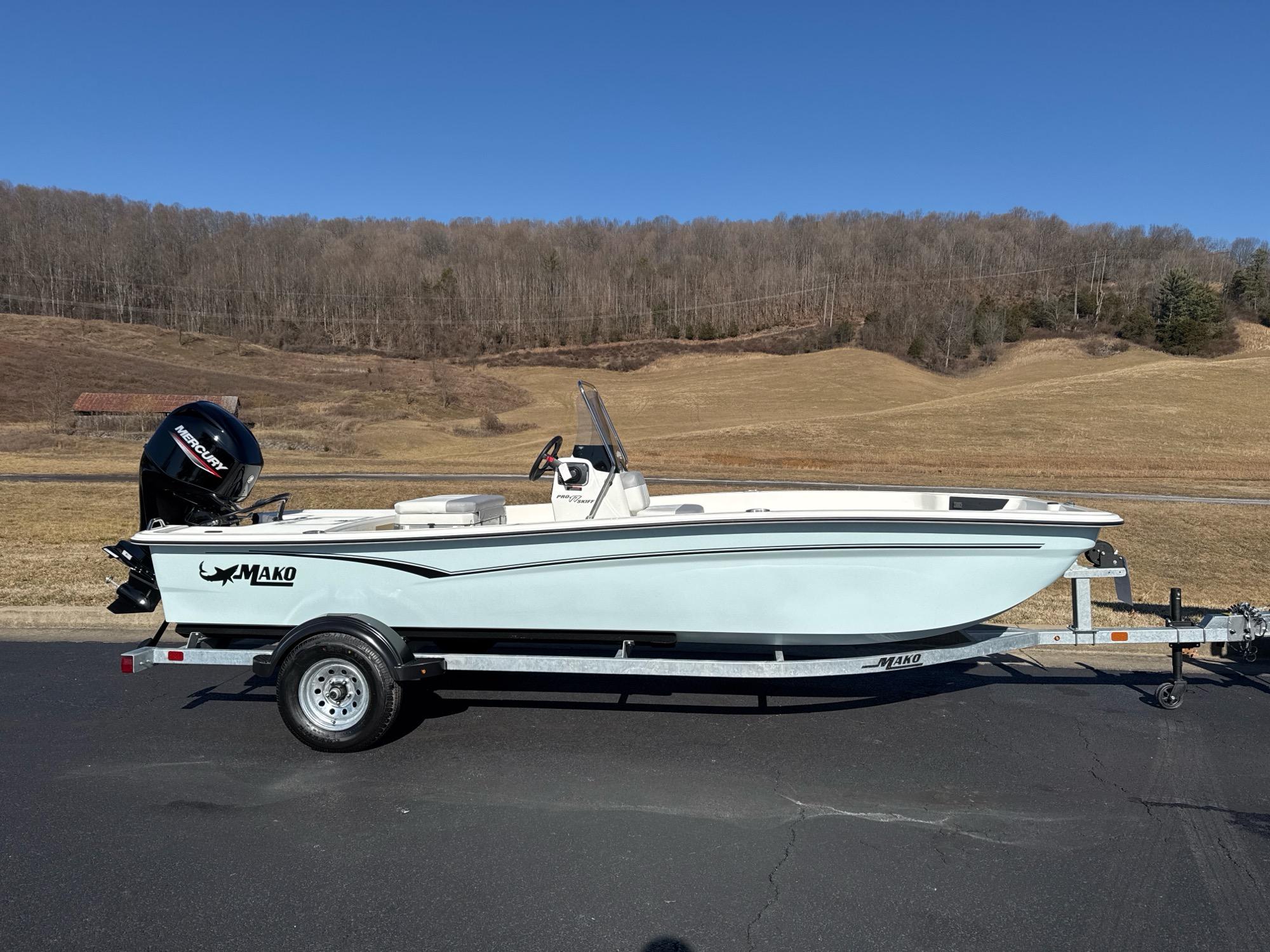 2025 MAKO PRO SKIFF 17 CC