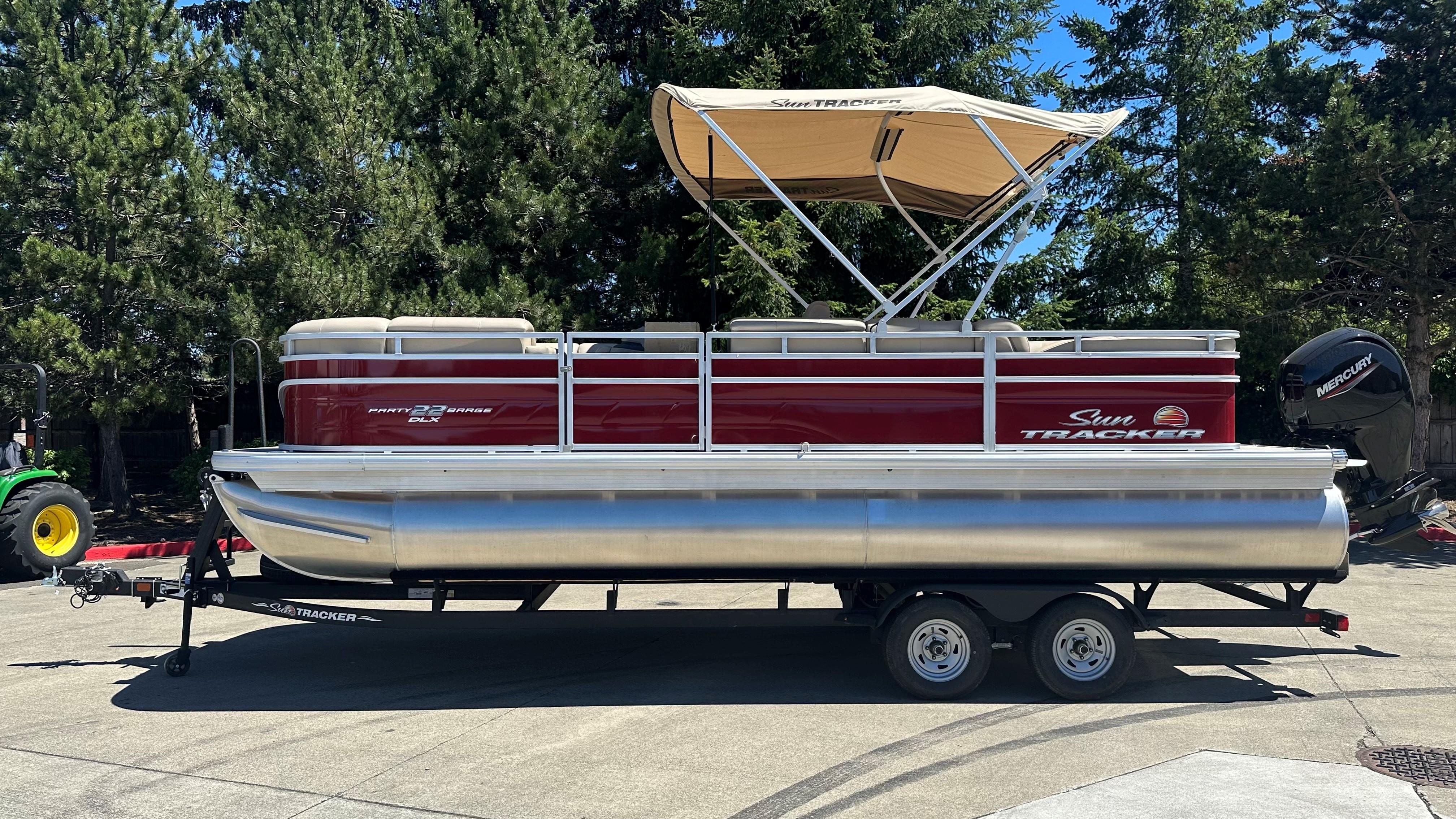 Image of 2025 SUN TRACKER PARTY BARGE 22 DLX