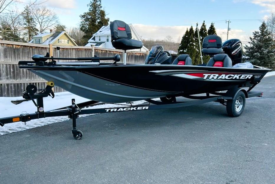 Image of 2025 TRACKER PRO TEAM 190