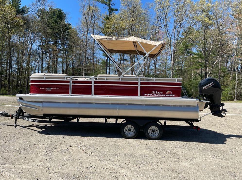 Image of 2025 SUN TRACKER PARTY BARGE 22 RF DLX
