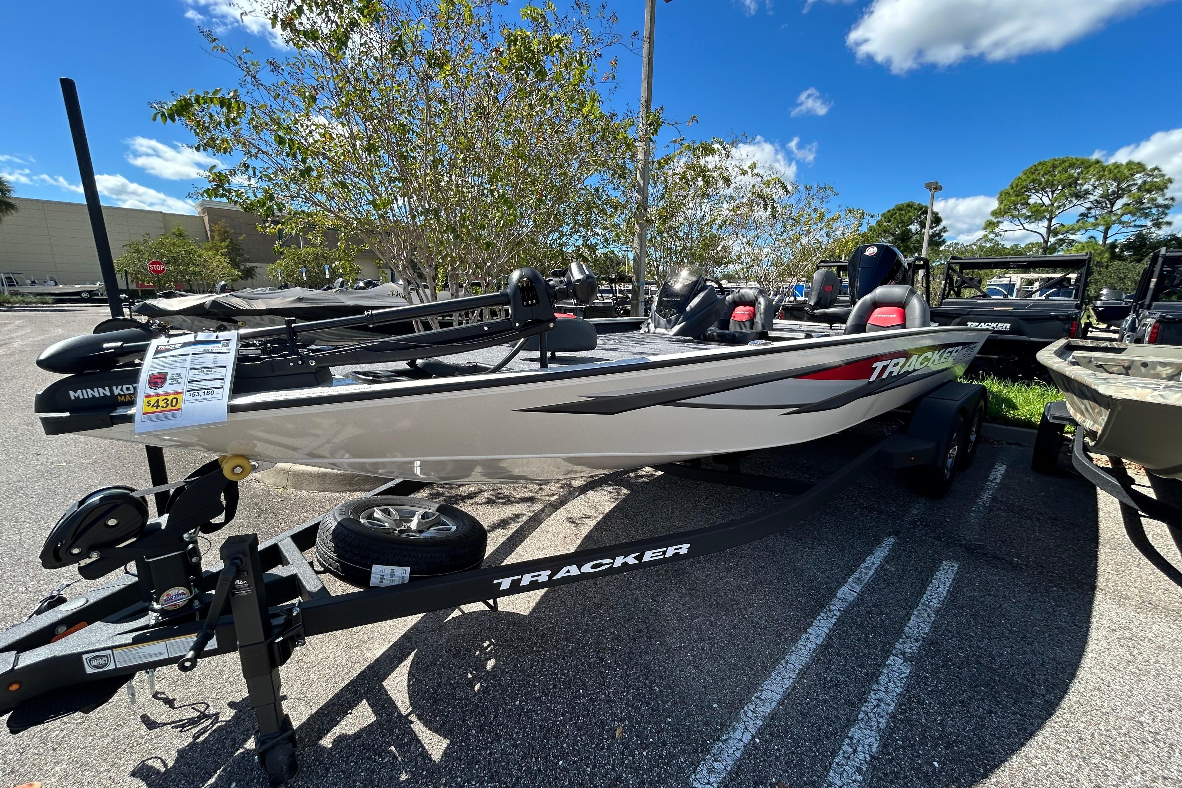 Image of 2025 TRACKER SAVAGE 215