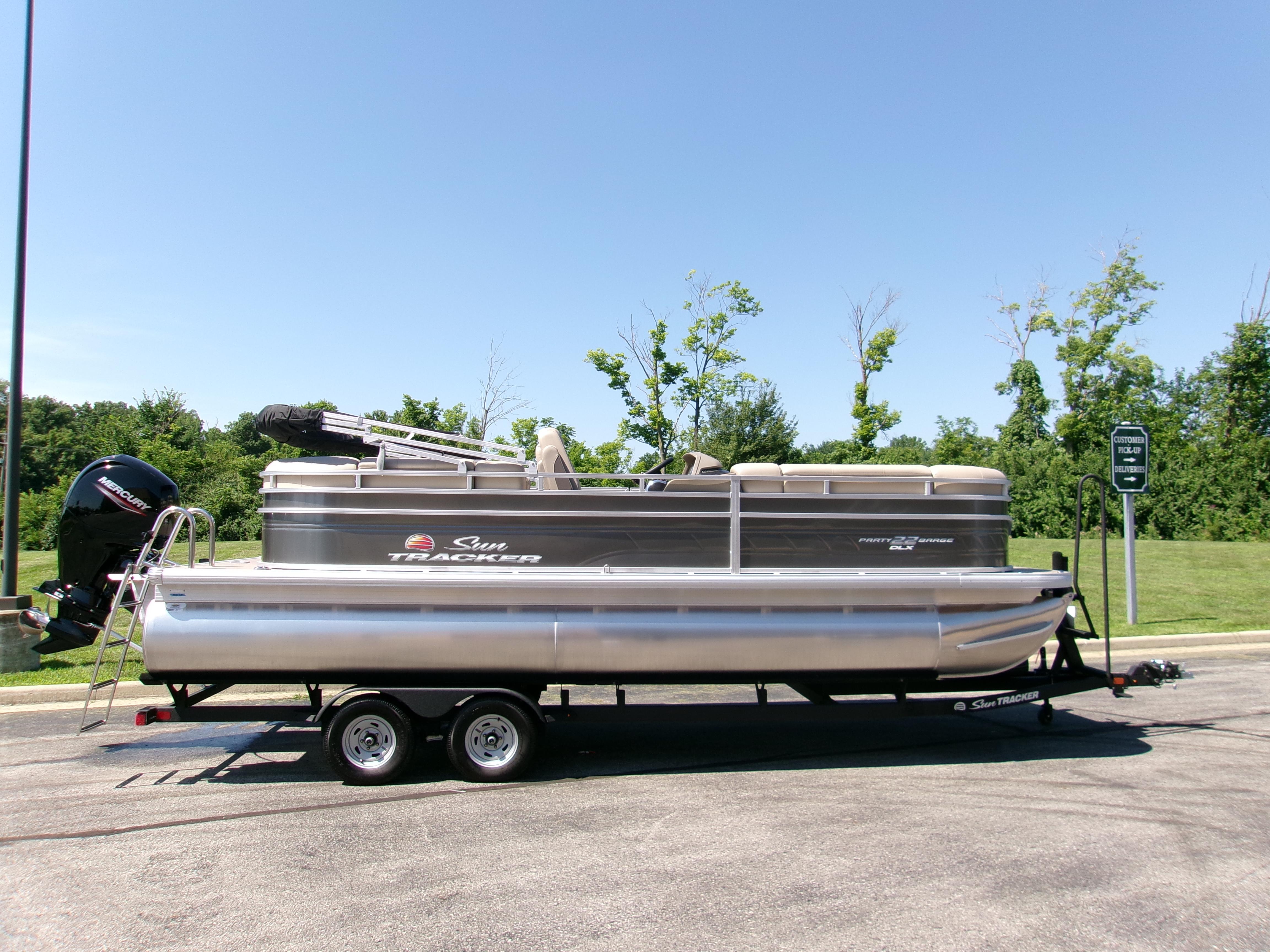 Image of 2025 SUN TRACKER PARTY BARGE 22 DLX