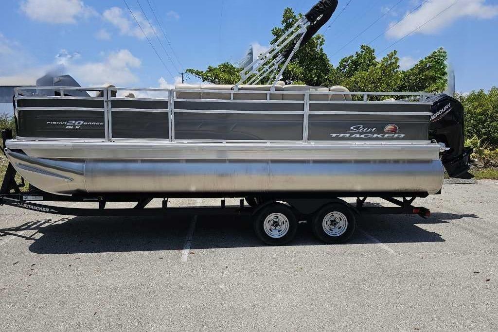 Image of 2025 SUN TRACKER SPORTFISH 20 DLX