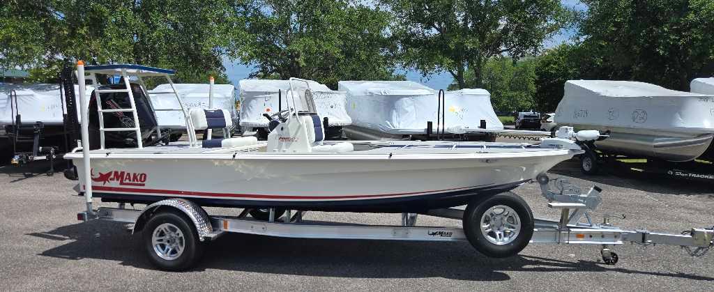 Image of 2025 MAKO 18 PRO SKIFF PATRIOT EDITION