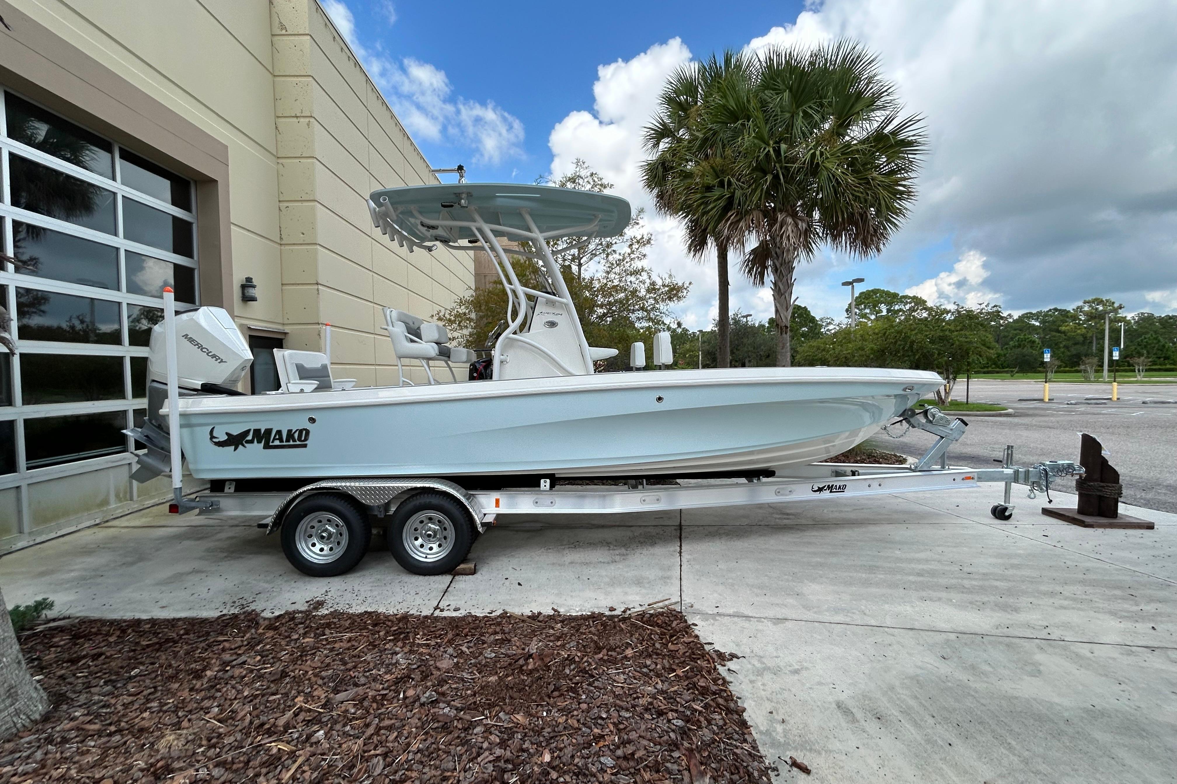 Image of 2025 MAKO 24 APEX