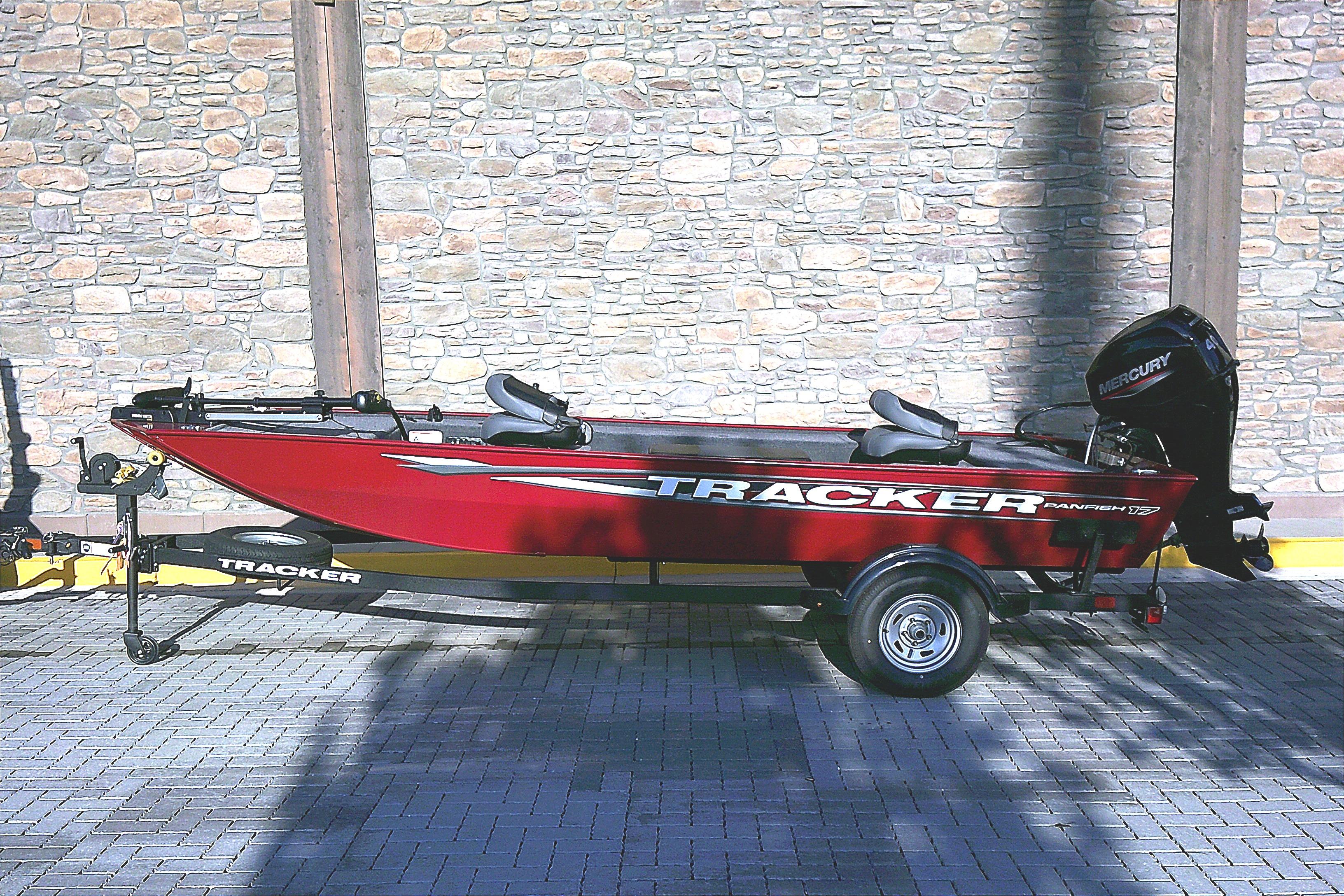 2025 TRACKER PANFISH 17 | Bass Pro Shops