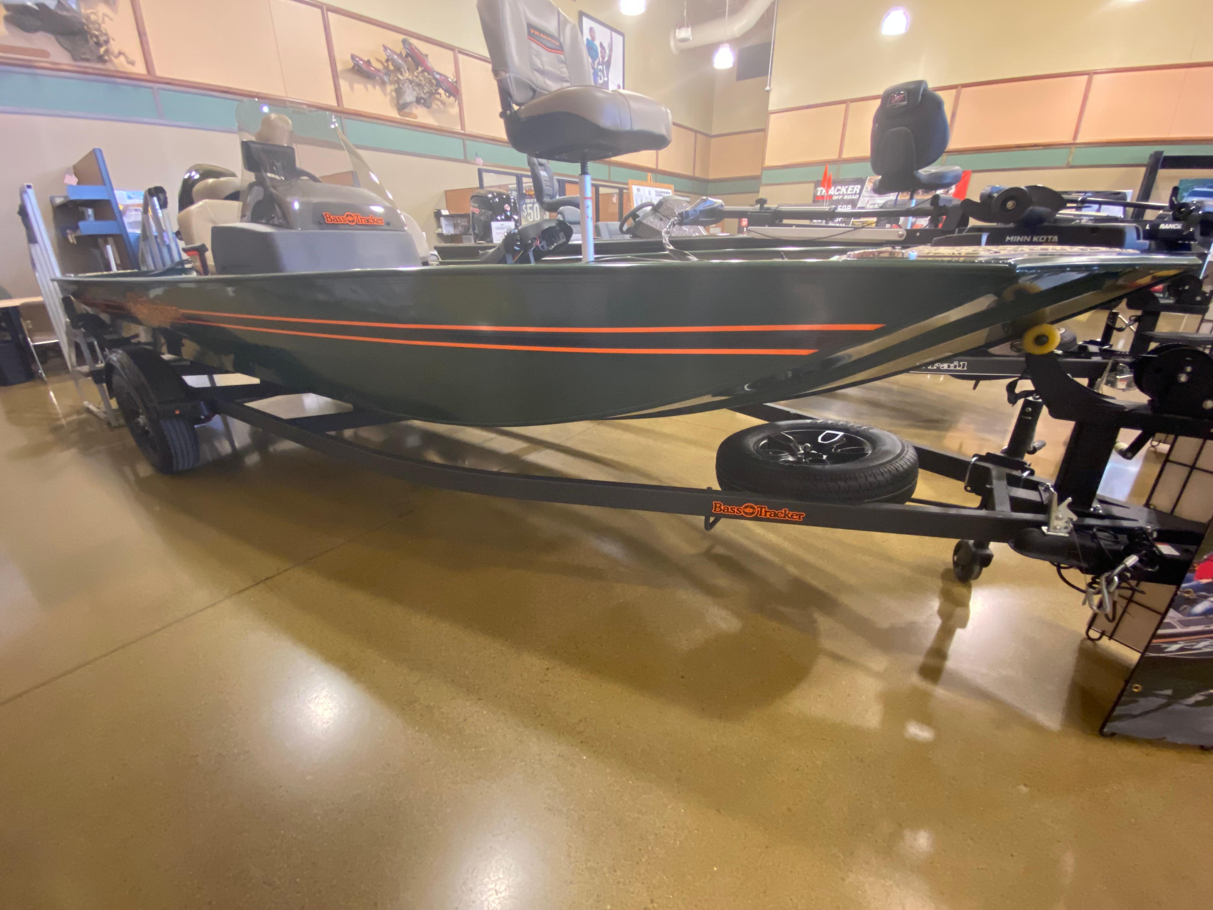 Image of 2025 TRACKER BASS TRACKER CLASSIC LIMITED