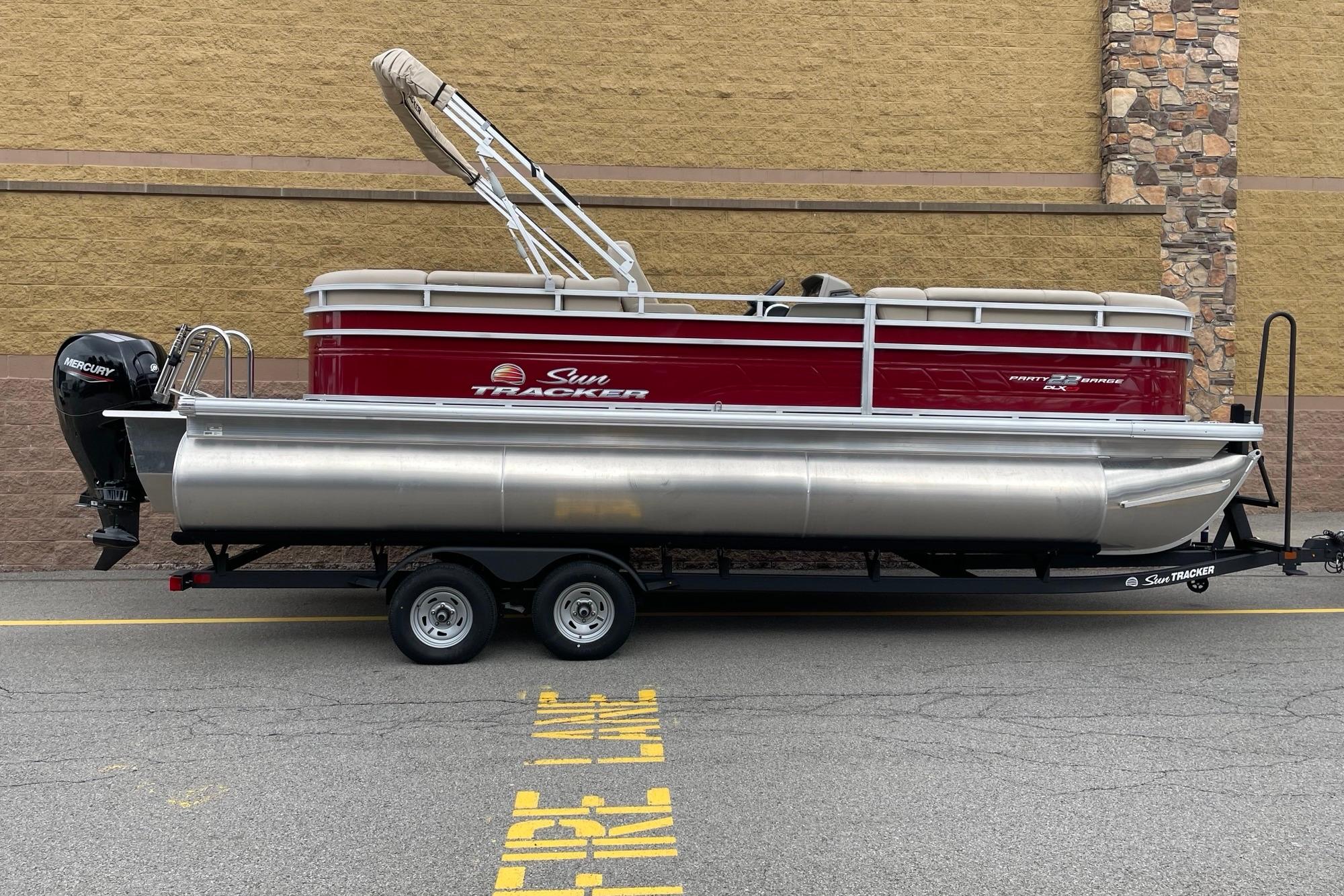 Image of 2025 SUN TRACKER PARTY BARGE 22 XP3