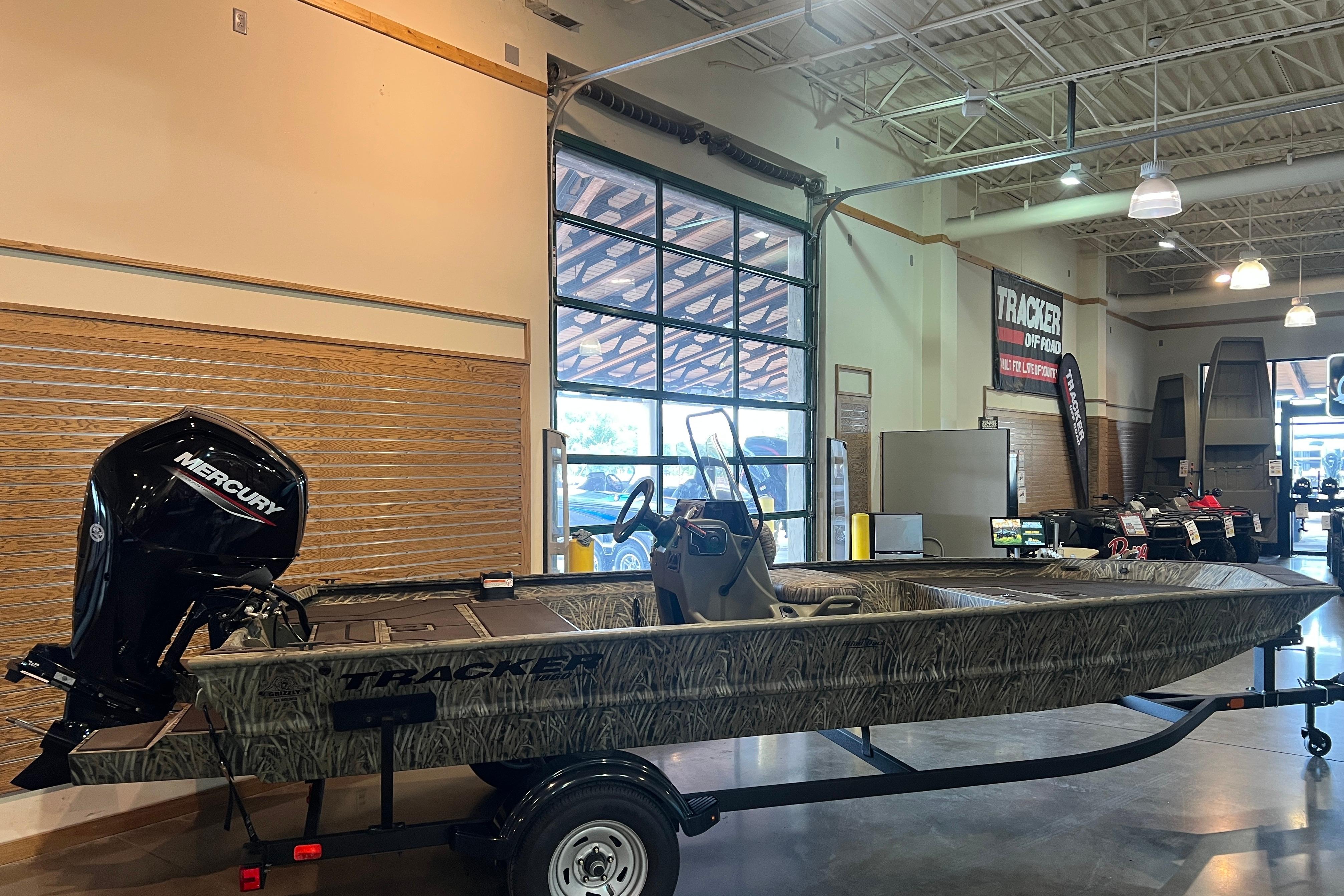 Image of 2026 TRACKER GRIZZLY 1860 CC