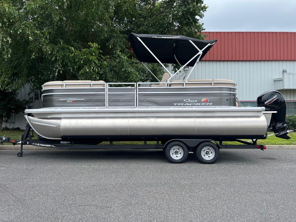 Image of 2024 SUN TRACKER PARTY BARGE 22 XP3